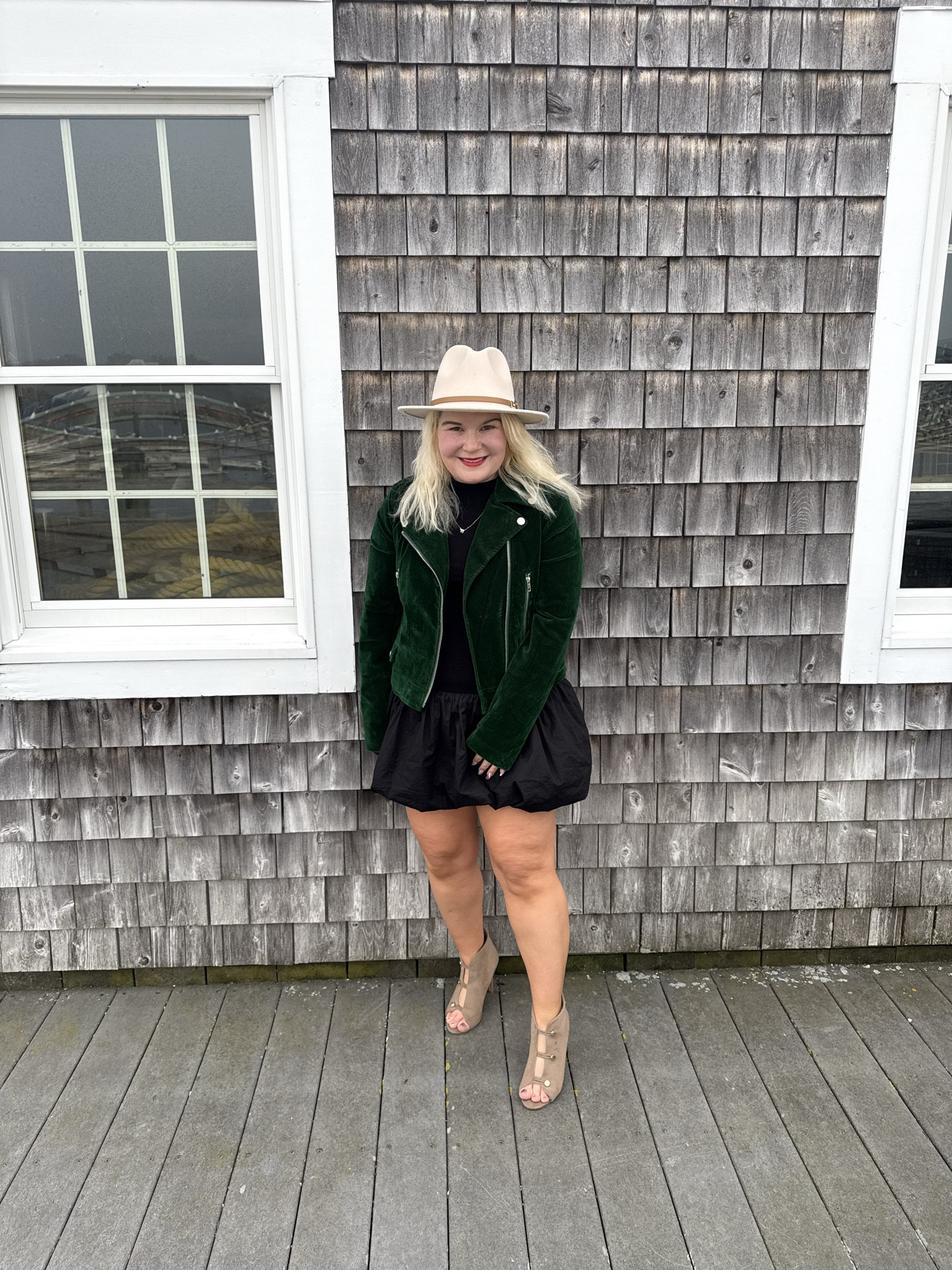Thursday. OOTD. 

A little black dress that is work appropriate with a faux suede green jacket with from Lulu’s is effortlessly chic while being comfortable.

#LTKValentine #LTKootd #LTKWorkwear