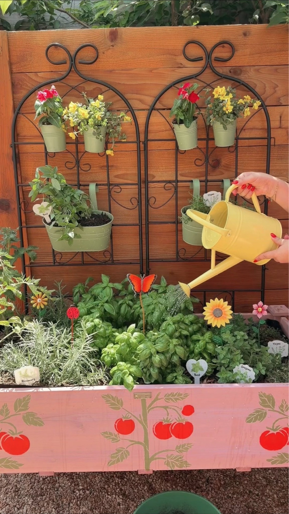 Whimsical little herb garden!! 🪏🪴