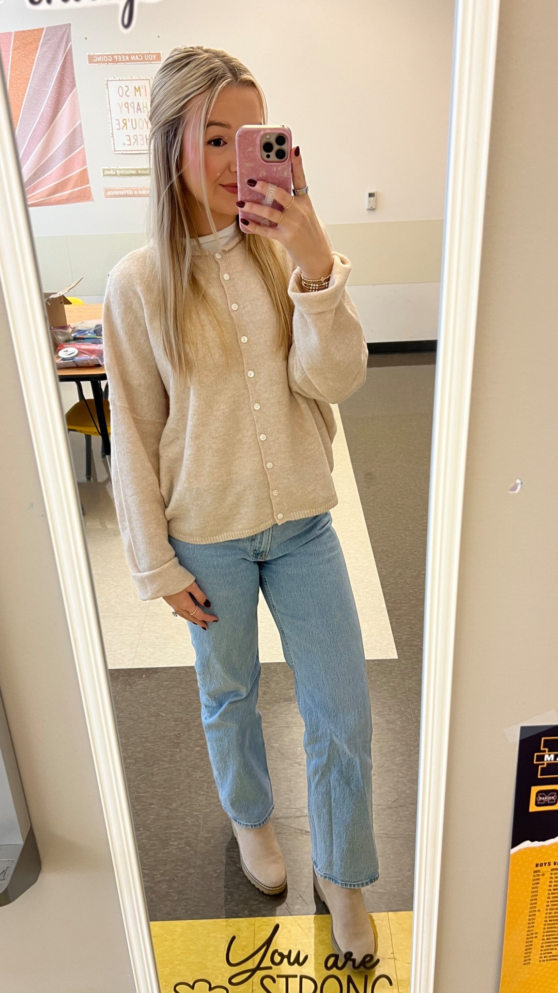 Winter work outfit! 
Love these Abercrombie jeans and the softest cardigan 

#LTKootd #LTKWorkwear