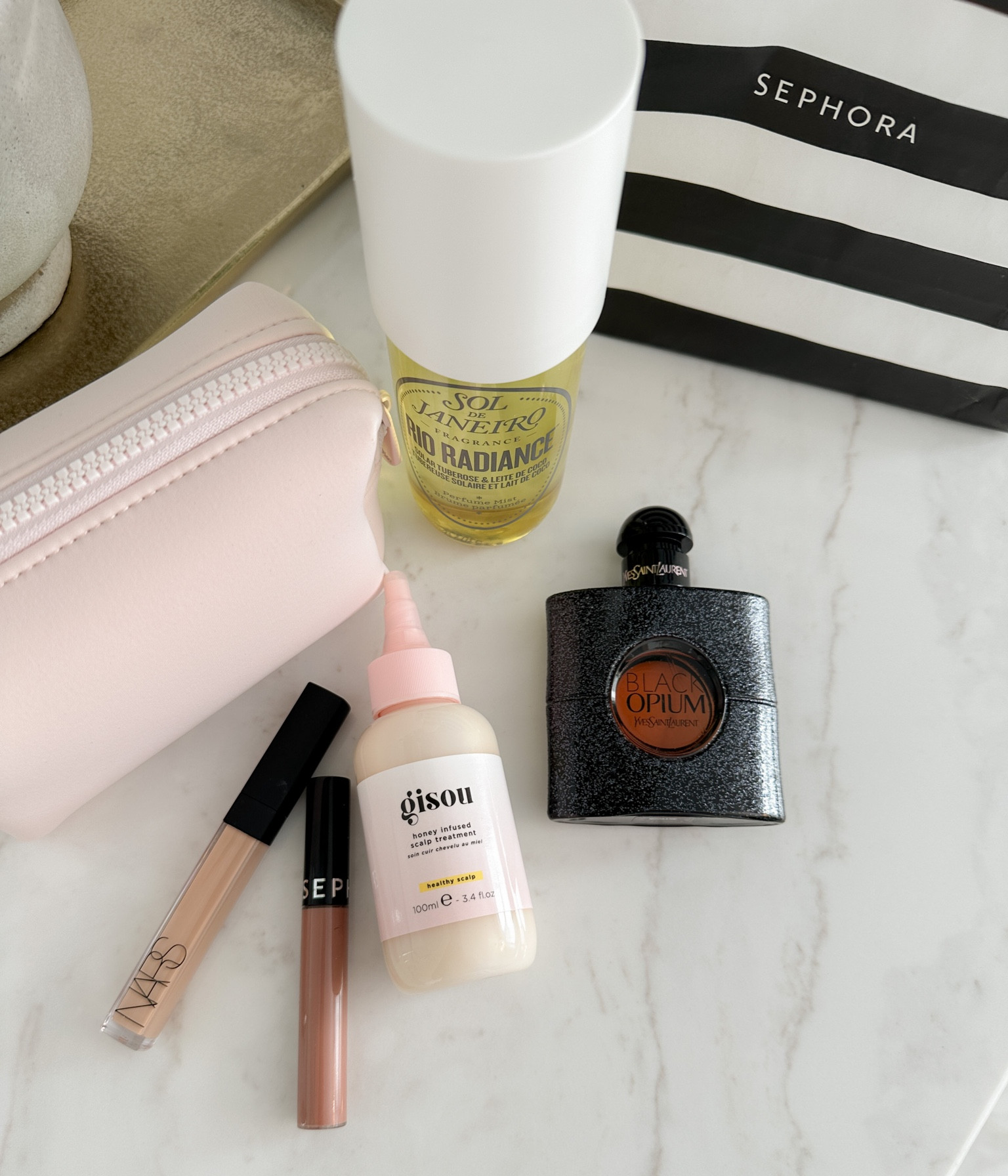 L’événement économies @Sephora est de retour! Du 14-24 les membres Rouge obtiendront 20% de réductions ainsi qu’un accès privilégié avant tout le monde! Du 18-24 les membres VIB obtiendront 15% et du 18-24 les autres obtiendront 10%. Utilise le code promo “SAVENOW” sur le site de @Sephora #SephoraHaul #Liketkit @shop.LTK #pub