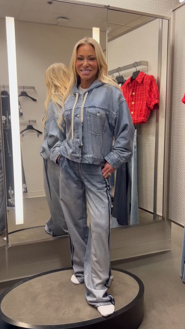 Travel fit that’s so cute on comfy💖

#LTKMostLoved #LTKWatchNow #LTKTravel

#LTKOver40 #LTKSpring #LTKStyleTip