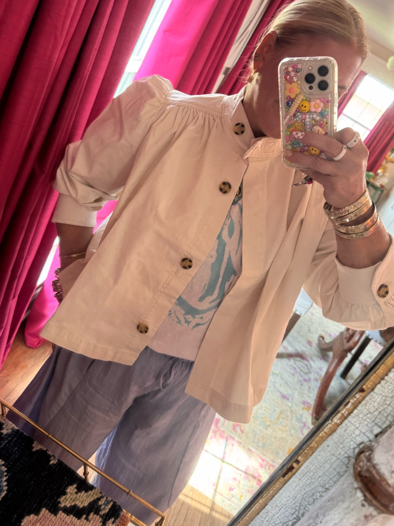 Jacket is TTS, a great summer piece to layer.
The pants ARE A NEW FAVORITE (I ordered in blue, pink and black)! TTS