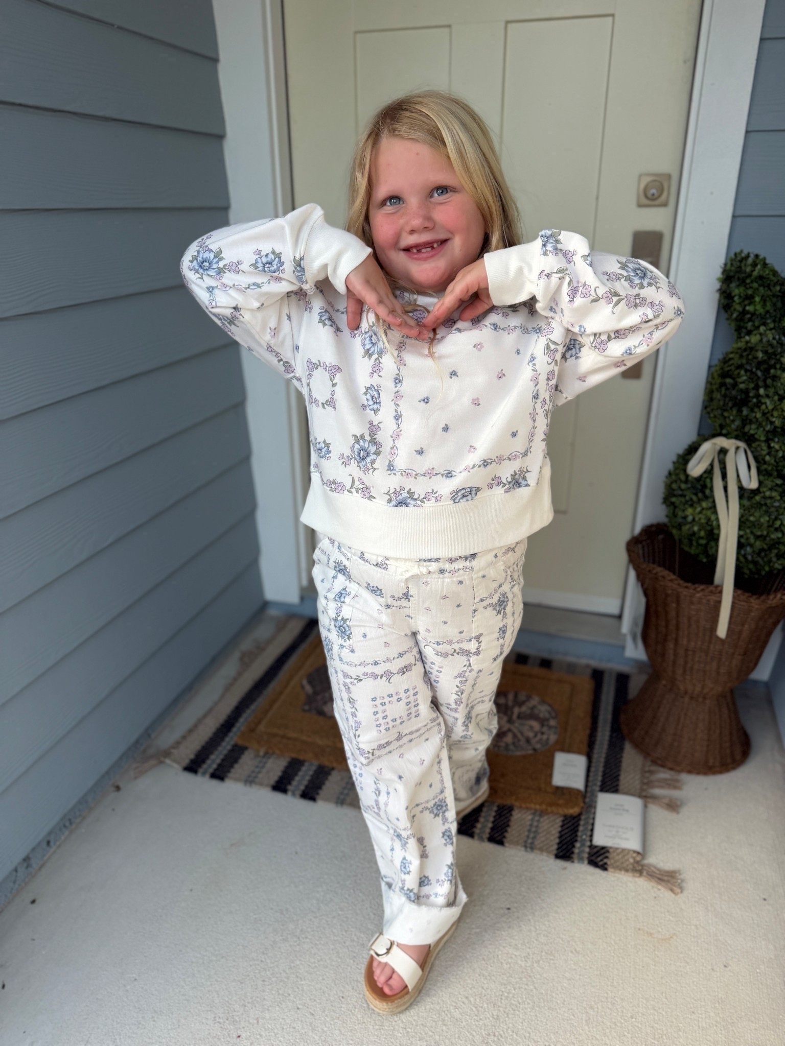 Girls Bandana print set #girlsclothing #oshkosh #kidsclothing #banadanaprint

#LTKKids