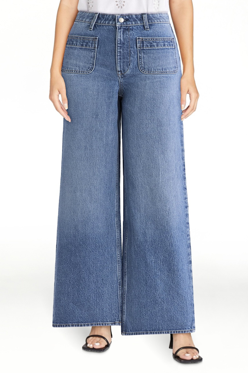 Free Assembly Women's and Women's Plus Wide Leg Jeans with Patch Pockets, 30", 32", and 34" Insea... | Walmart (US)