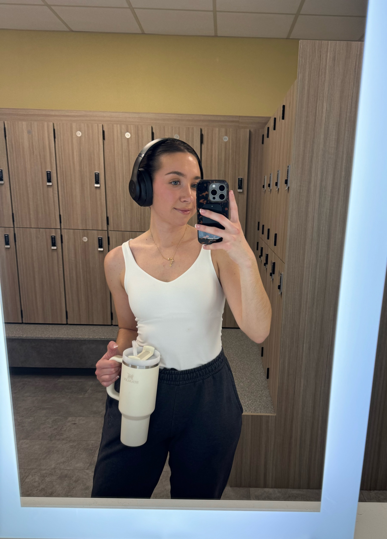 Modest gym top 