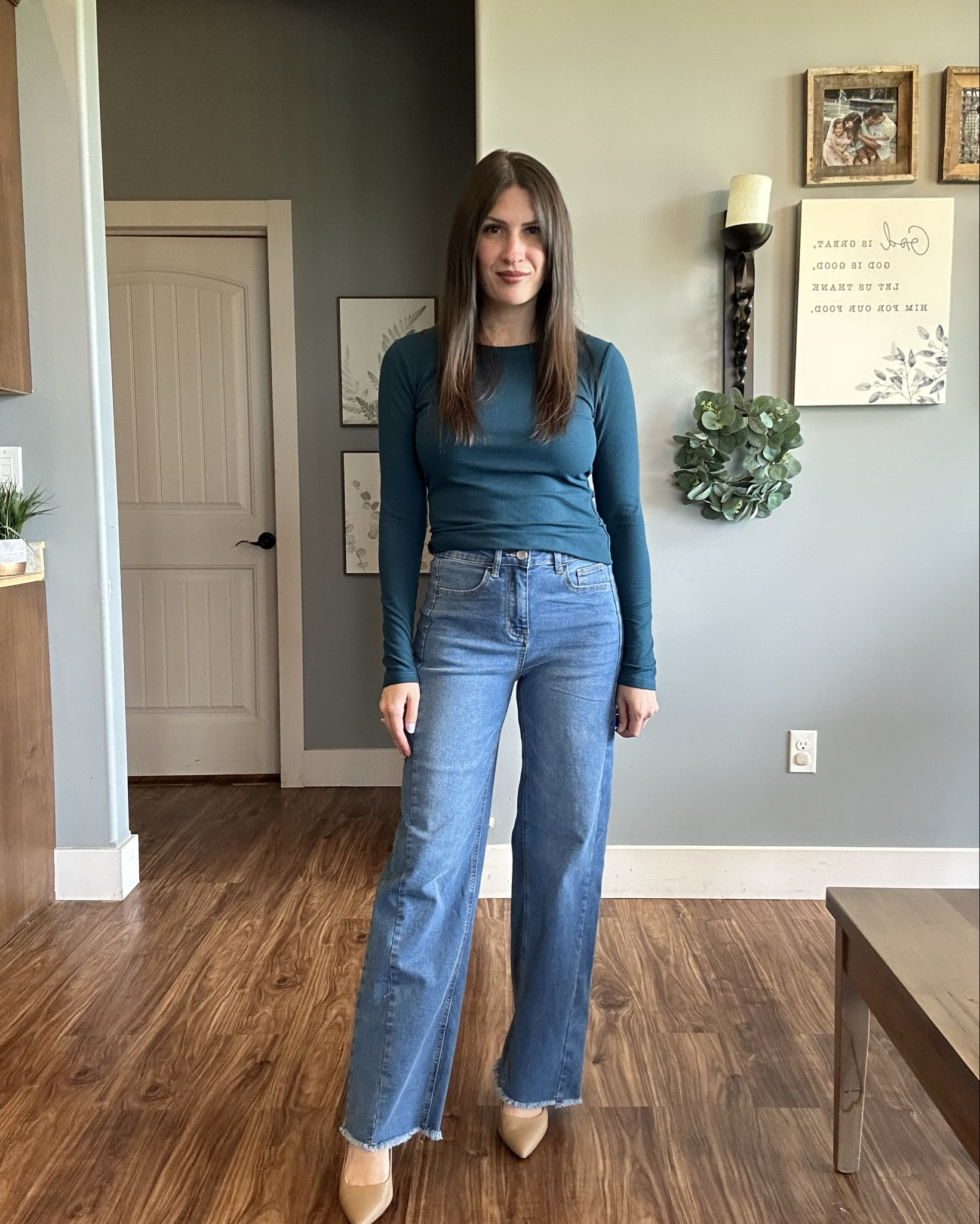 Loving these pants!! The stitching on the side is 🤌

Pants | denim | wide leg | Amazon finds 