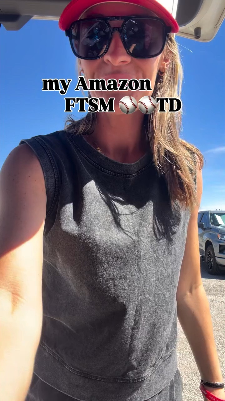 FTSM ➡️ Full Time Sports Mom 🥂🥳 

And proud of it.

Baseball, day 2, outfit of the day is all from @amazonfashion. From my head to my toes. 💕

Comment “sport” for the direct links. 🥂
