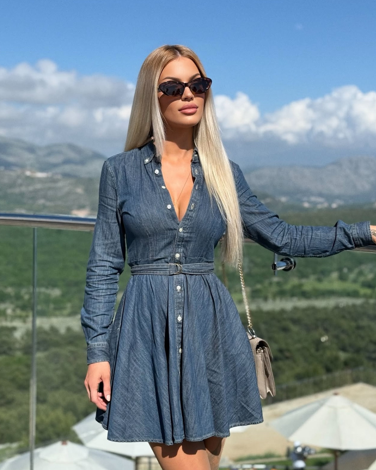 Effortless, but make it Ralph 🤍 This denim mini dress is the perfect mix of casual and tailored , polished enough for brunch, easy enough for errands. Classic never tries too hard.

#RalphLauren #DenimStyle #EffortlessOutfits #LTKStyle