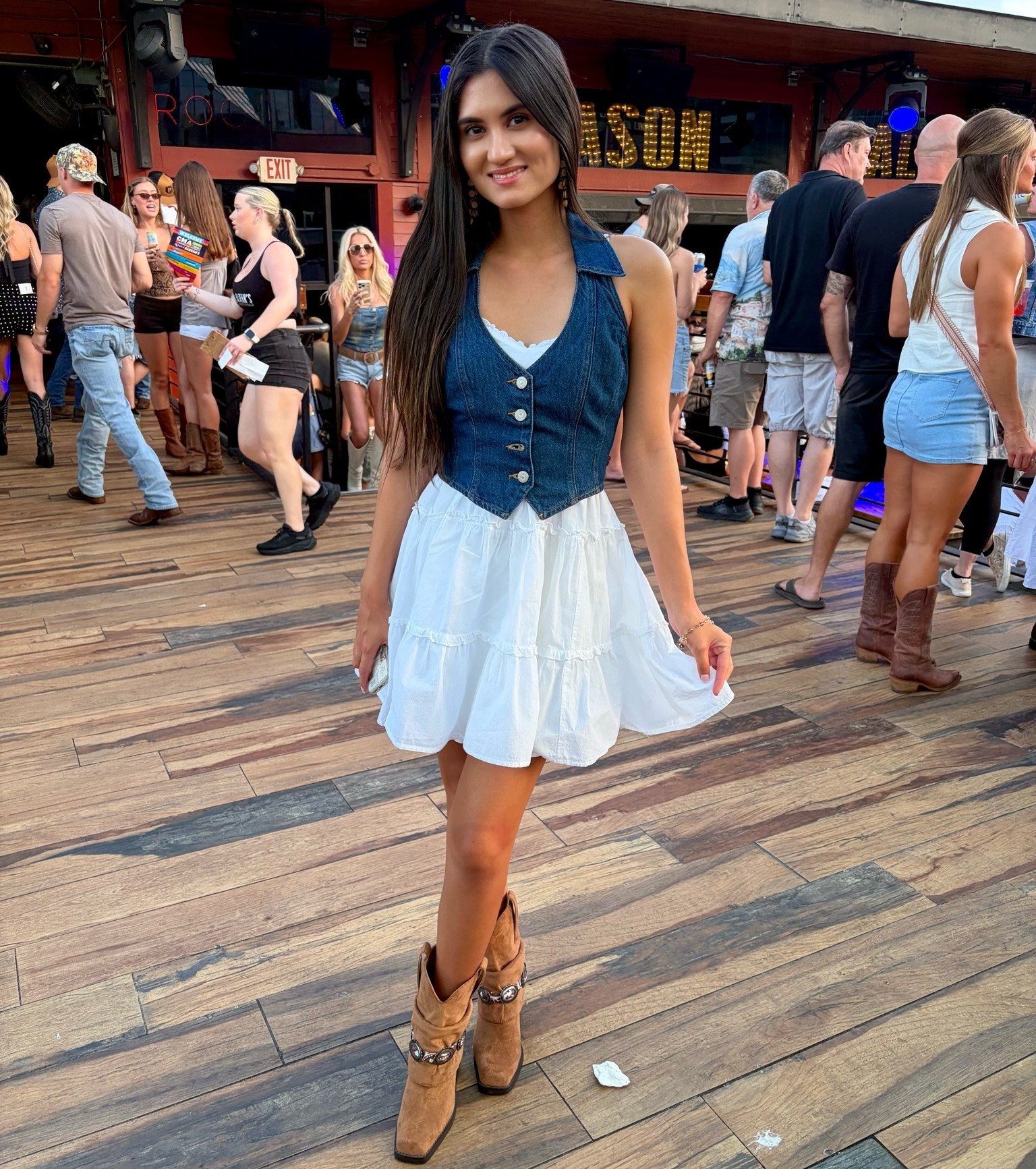 Denim Vest Outfit from the cmas in Nashville💙
dress: old from ross
boots: steve madden (in store)


denim vest, levis, country outfit, country concert outfit, festival outfit, festival fashion, summer style, summer outfit, summer fashion, cma outfit, cma fest

#LTKootd #LTKdayinmylife #LTKTravel