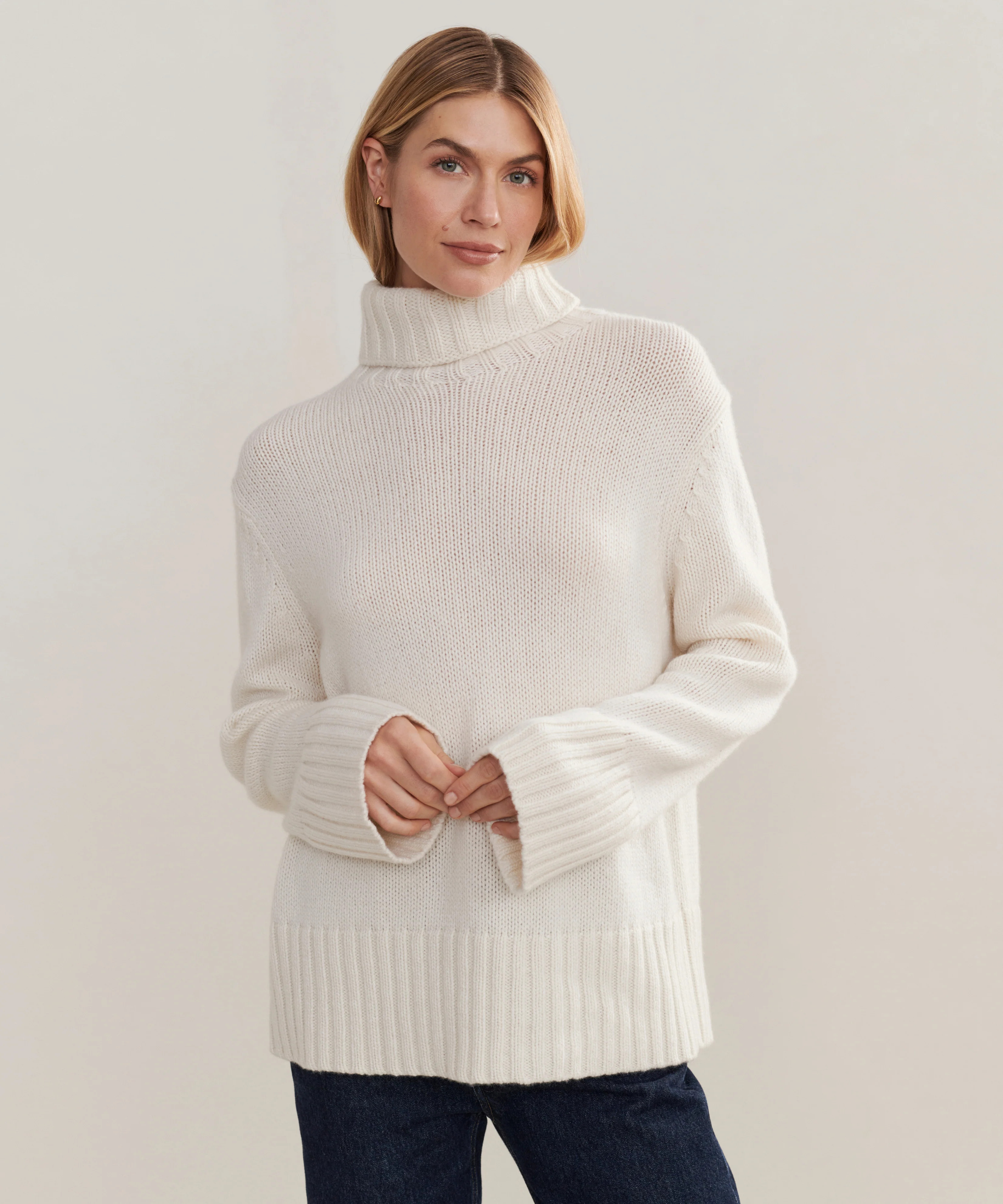 Cashmere Jet Turtleneck | Jenni Kayne
