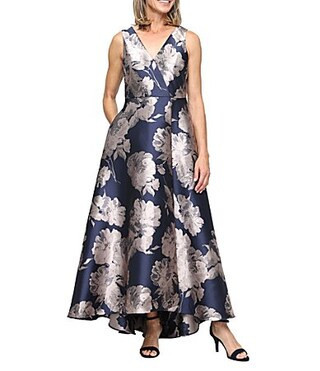 Ignite Evenings Petite Size Floral Sleeveless V-Neck Printed Jacquard Gown - 16P | Dillard's