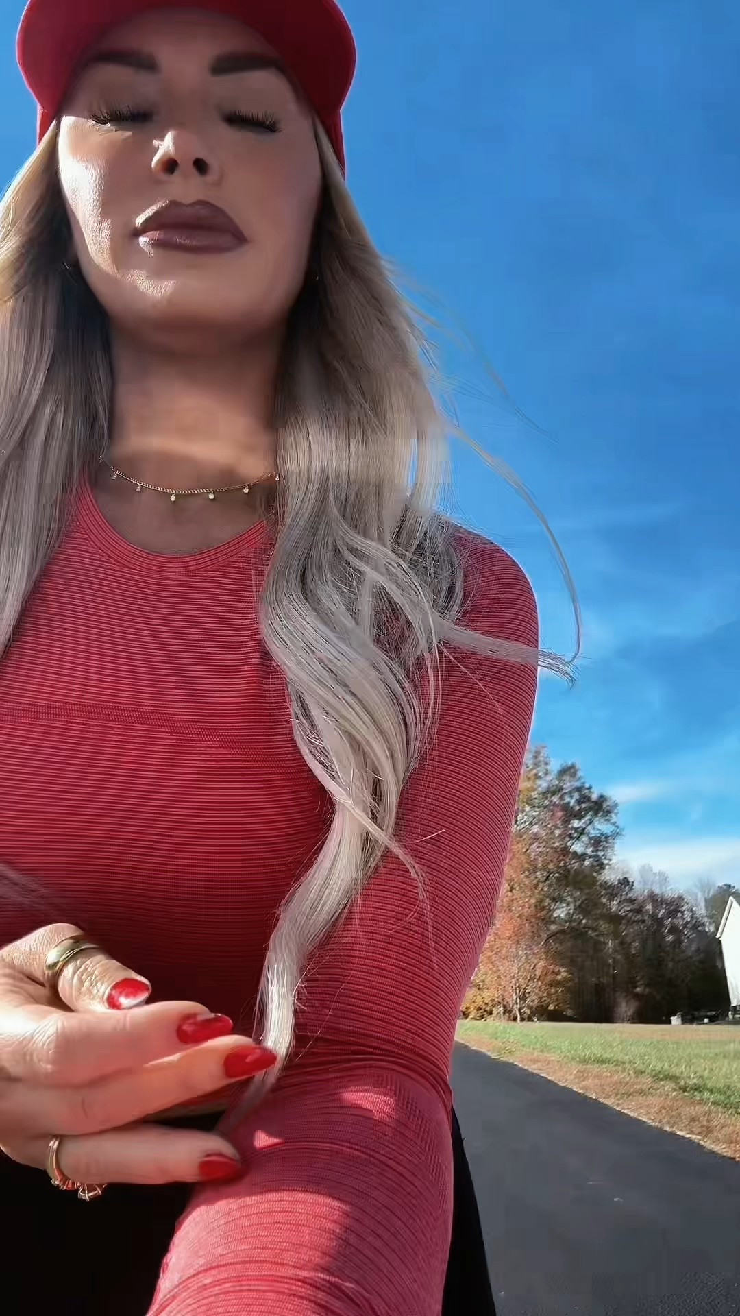 New Lulu red moment ❤️

#LTKStyleTip #LTKHoliday #LTKActive