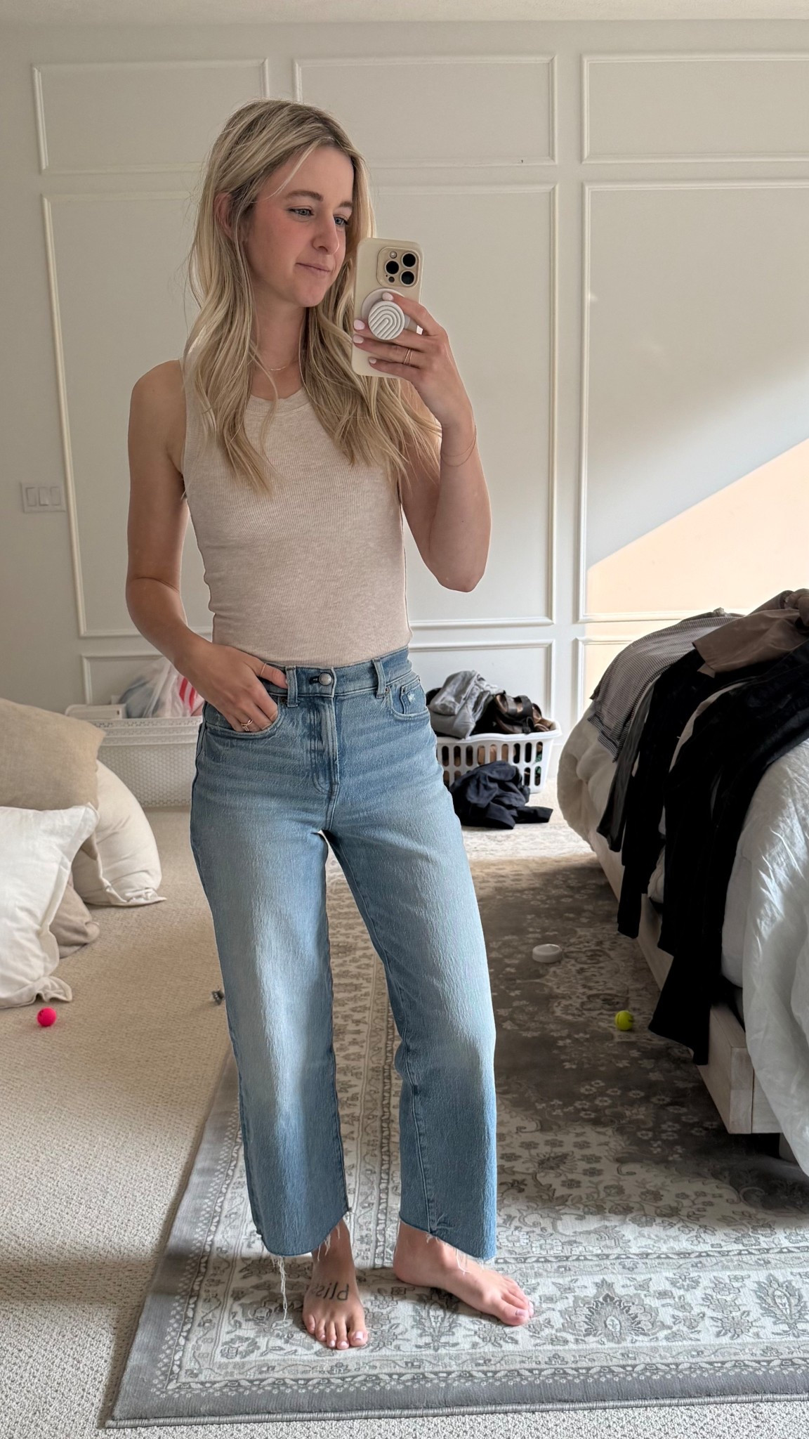 the perfect basic summer outfit for any outing, date night or event 🤍 I’m wearing a size 23 in the jeans and an XS in the tank!
basic outfit | mom outfit | mom jeans | summer photos outfit | brunch outfit

#LTKSummerEdit #LTKStyleTip