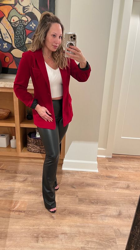 I ♥️ my new Steve Madden red velvet blazer ! Have a few work events coming up so this will definitely be one of my outfits. Comment below and let me know your thoughts! 😍

#LTKparties #LTKworkwear #LTKHoliday