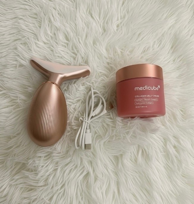 Current skincare obsession ✨ This collagen jelly cream + facial sculpting tool have been my go-to for that glowy, lifted look. Both linked!



#LTKselfcare #LTKBeauty #LTKmorningroutine