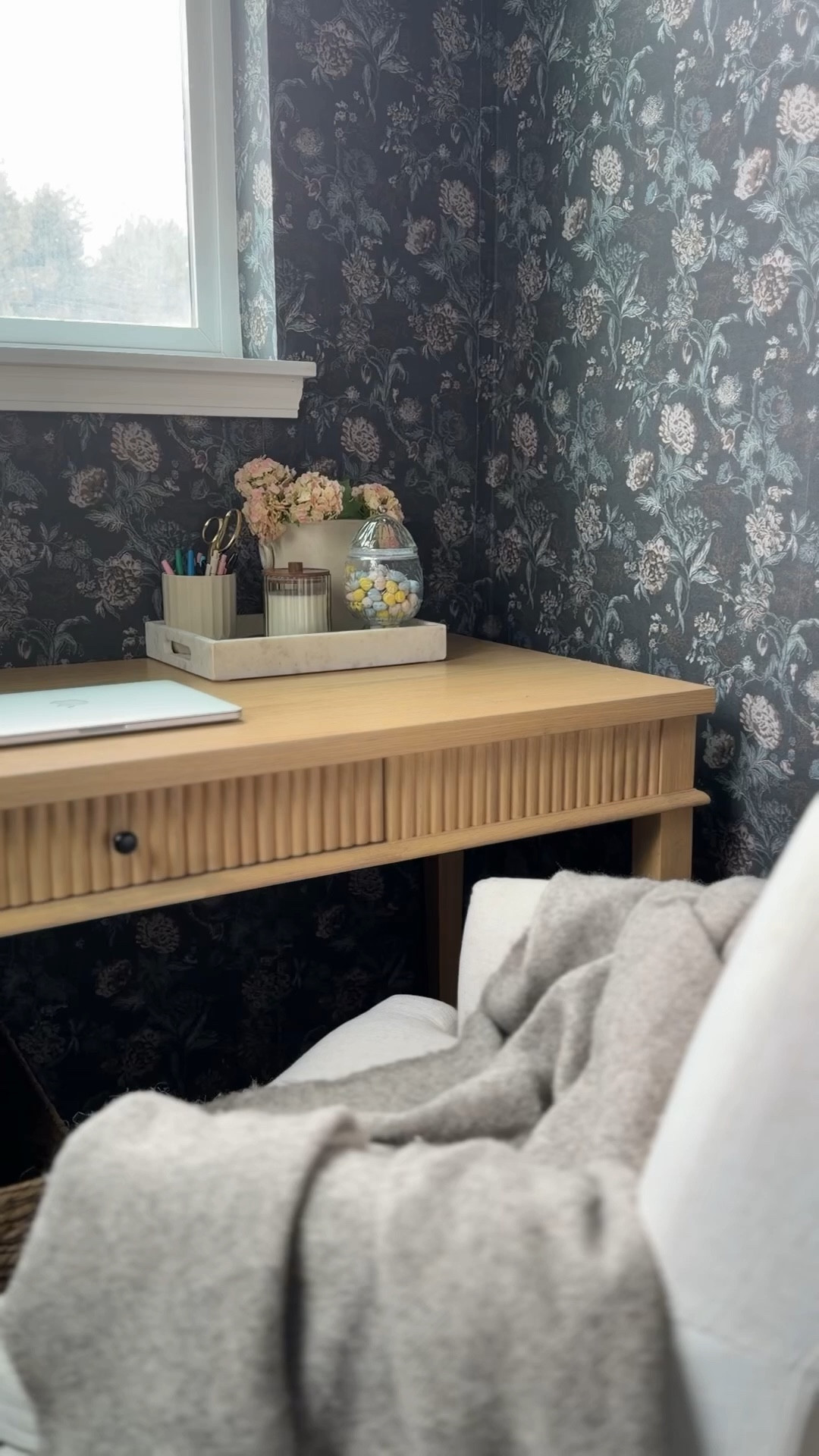 Obsessed with this new desk isn’t a strong enough word. The wood tone and reeded detail are so good!! A McGee & Co dupe, for a fraction of the price. I’ll link both below + room sources. 

Home office, baby, office, desk, wallpaper, Wayfair, Bianco, lamp, bring, home decor, budget, friendly, designer, dupe, white oak, office chair, dining chair ￼

#LTKSaleAlert #LTKSeasonal #LTKHome