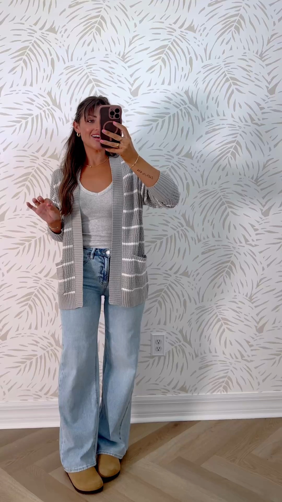 Our most-loved denim from @americaneagle is now 40% off (today & tomorrow only!) 👖🎉 for sizing help reference: I’m usually a size 2 but always order down a size to a 0/25 in AE jeans. I’m 5’4, wearing a 0 regular in every pair. The dark wash floral pair are tighter than I’d like, so I’m going to take in for a size 2 instead— I suggest going up one size in that pair! These are all absolutely perfect for fall transition looks 😍 
#AEJeans #AEPartner 
Fall outfits
Early fall
Fall transition 
Teacher outfit
Western wear
Outfit ideas 
Casual outfits
