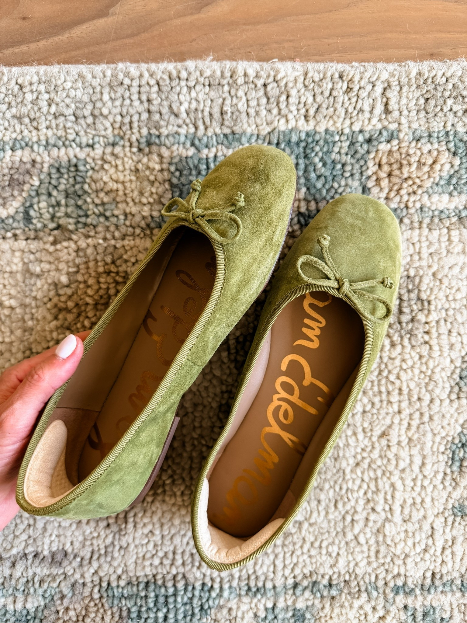So excited to wear these green ballet flats this fall! They are such a fun pop of color 🫒 

Loverly Grey, fall ballet flats, fall shoes, olive green, workwear

#LTKSeasonal