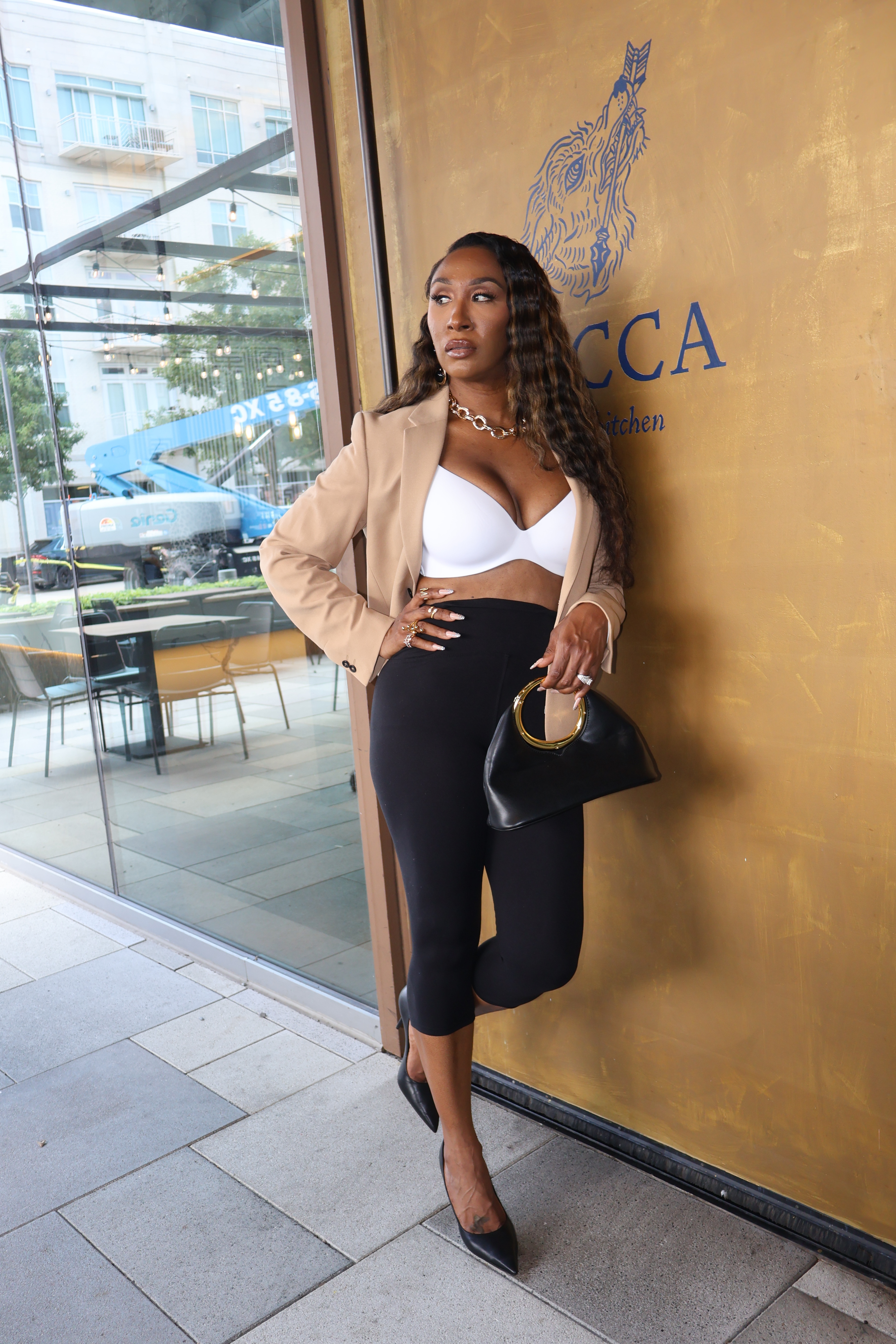  

I’ve been loving simple, yet cute looks lately. This look is my favorite Fall on the go outfit. 

 