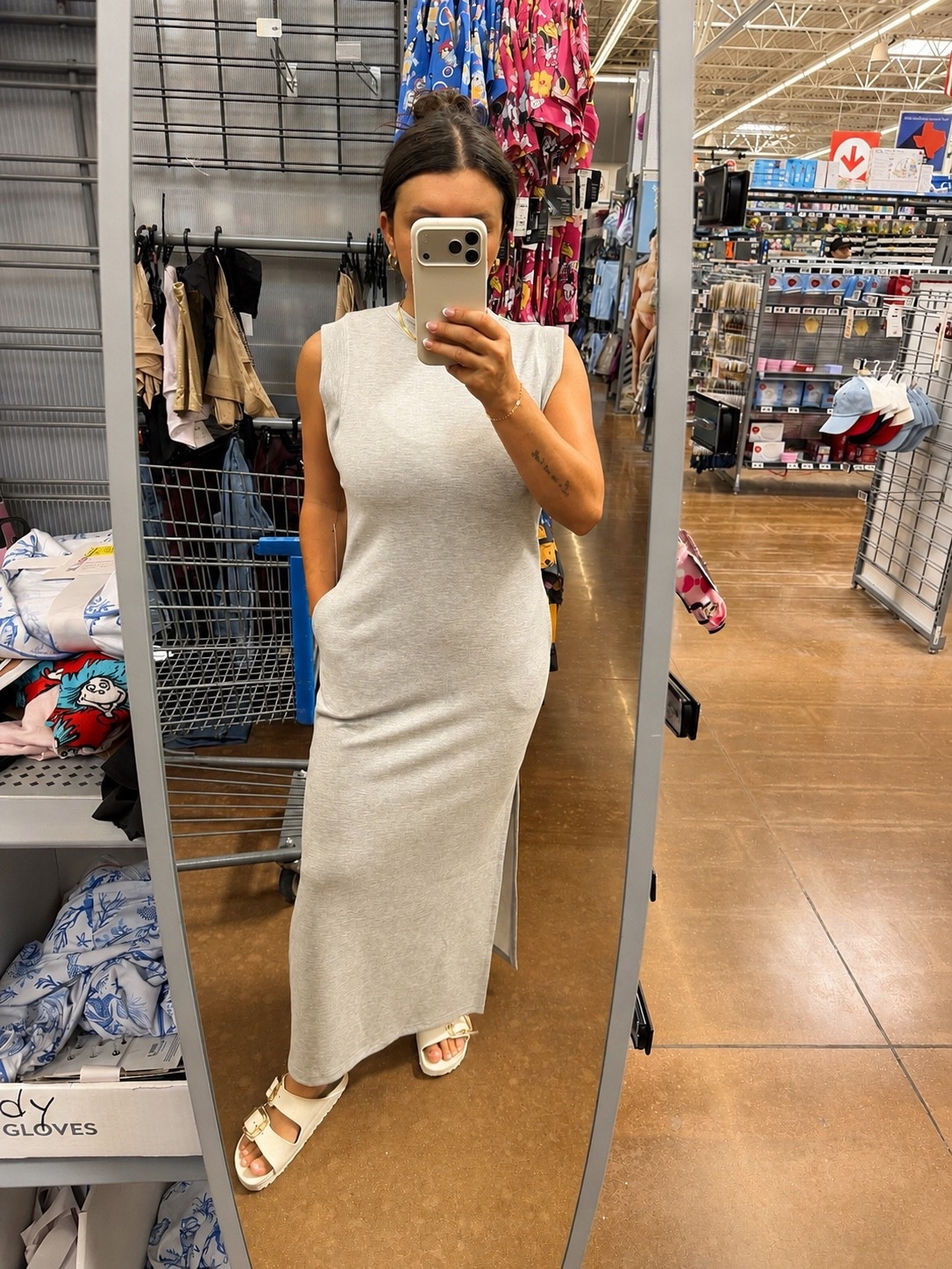 Walmart really understood the assignment with this one 🤍

The perfect throw-on-and-go dress—so soft, incredibly comfortable, and yes… it has pockets. Wear it with sandals for errands, sneakers for a casual day out, or dress it up for date night. One of those pieces you’ll reach for over and over again.

#LTKootd #LTKPetite #LTKSeasonal