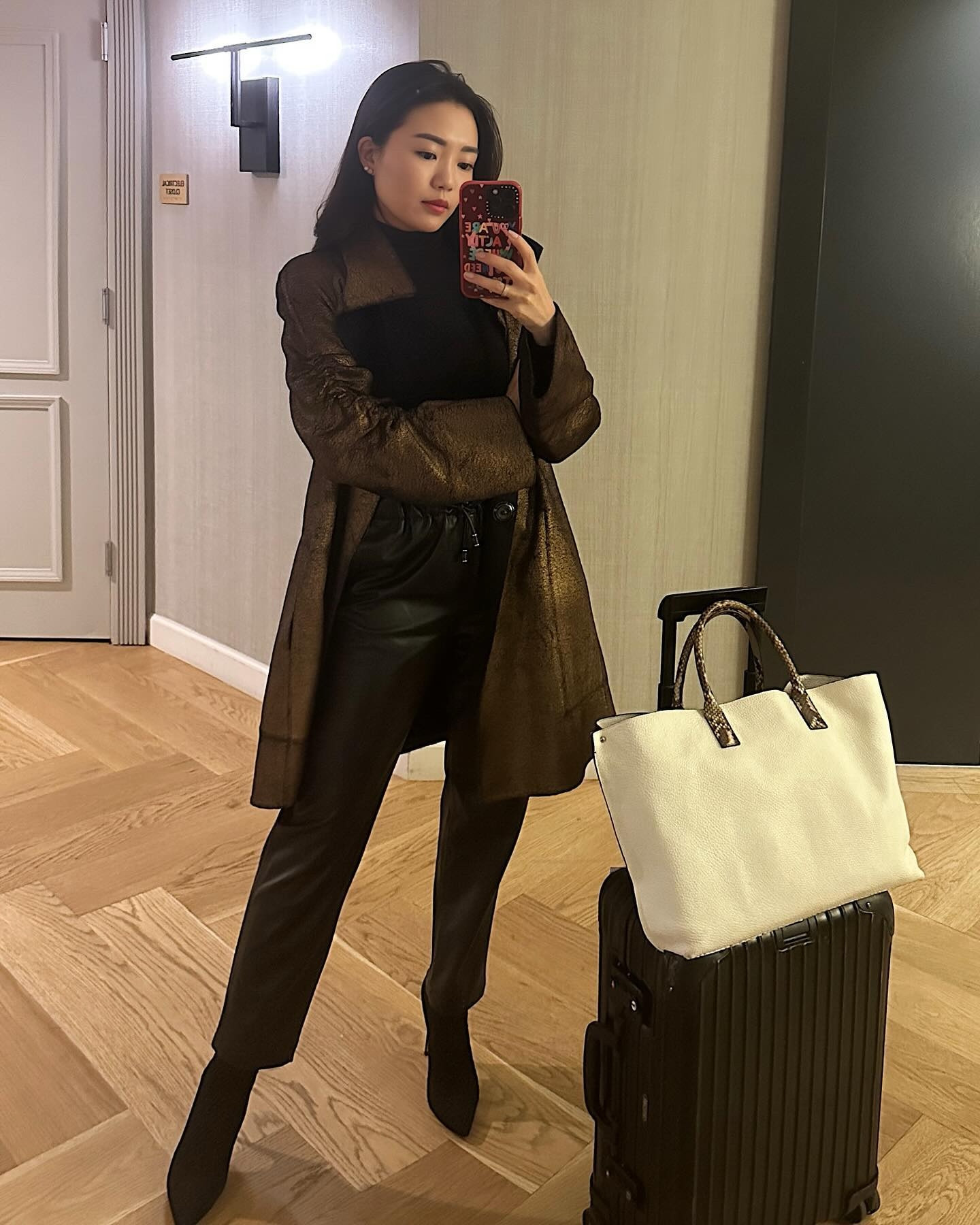 flew to NYC for less than 24hrs to speak on a panel at Tiktok headquarters and all I could think about on the flight was my husband’s words on our most recent date night...

“I love you because you’re this woman now at 36yo, that I never could have imagined you’d be when I met you at 22yo. I hear you on zoom calls and in meetings and I go ‘woah’. She knows her sh*t. You’ve built a career out of nothing and you keep striving to grow and be better at your craft each day, all while being an incredible mom. I always knew you’d be a good mom, but you’re a great mom.” - Jeff

Cue me crying on my 6 hr flight 😭 while stuffing my face with JetBlue’s buttered hot rolls.