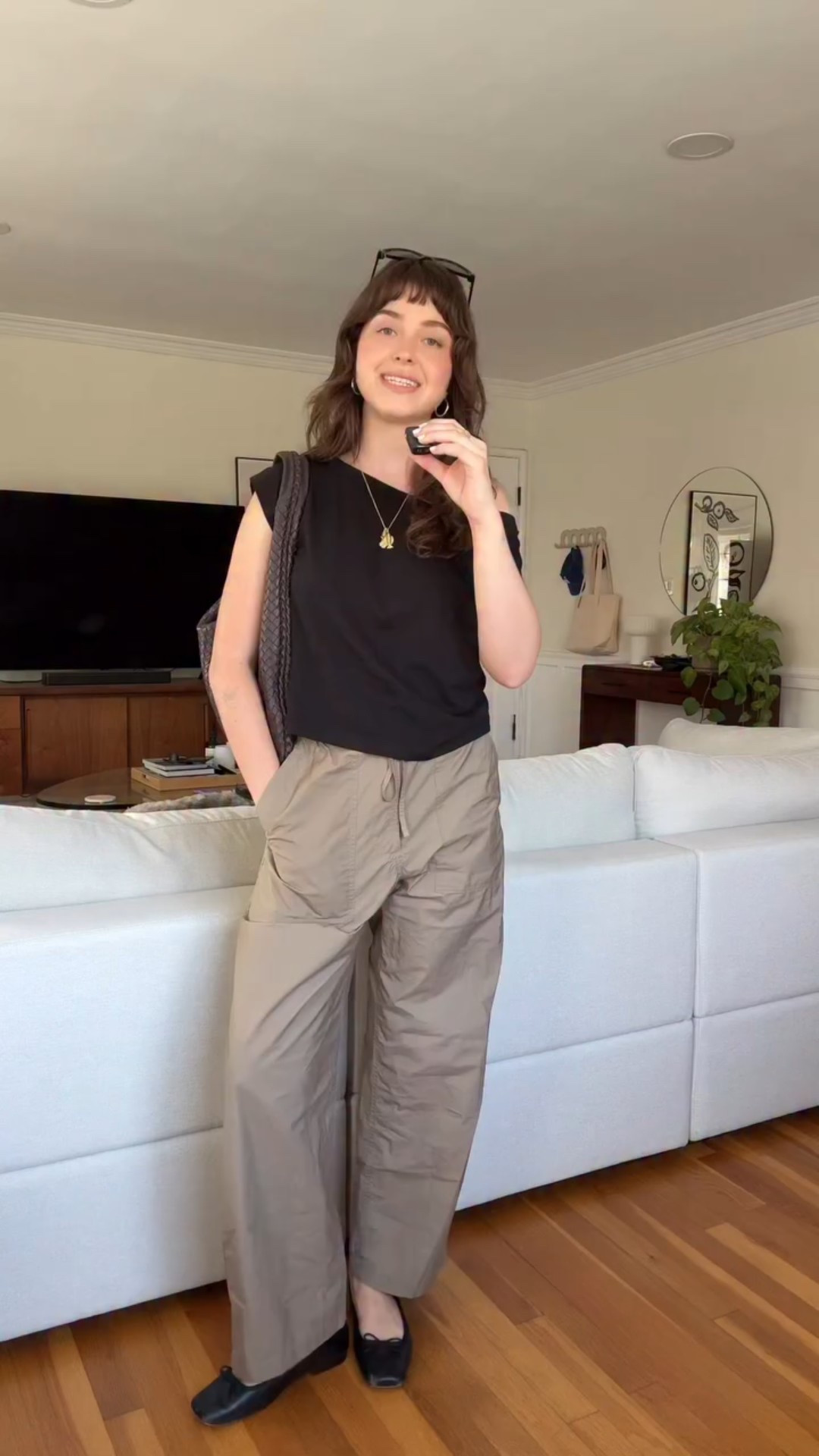 Day 2/28 of sharing my outfit everyday! KOTN off the shoulder tee, Buck Mason cotton poplin pull on pants, and Dolce vita anisa ballet flats.

#LTKootd