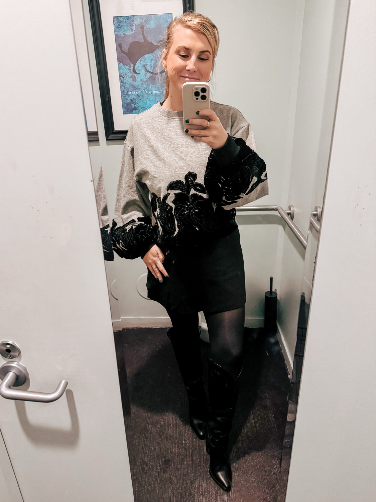 Girls night dinner bathroom fit check 

#LTKParties #LTKHoliday #LTKFindsUnder50