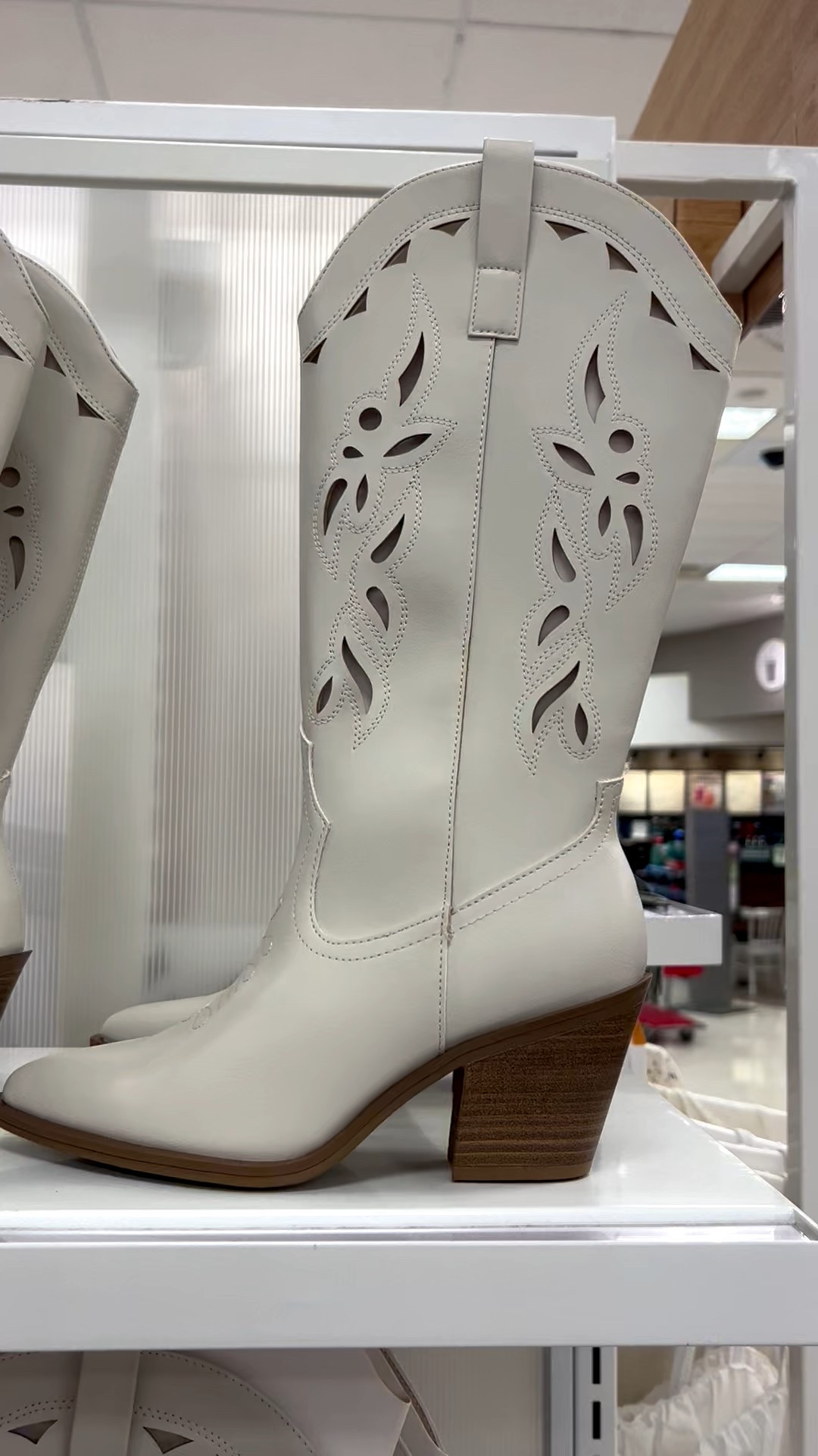 white cowgirl boots, country concert outfit 

#LTKSeasonal #LTKgrwm #LTKootd