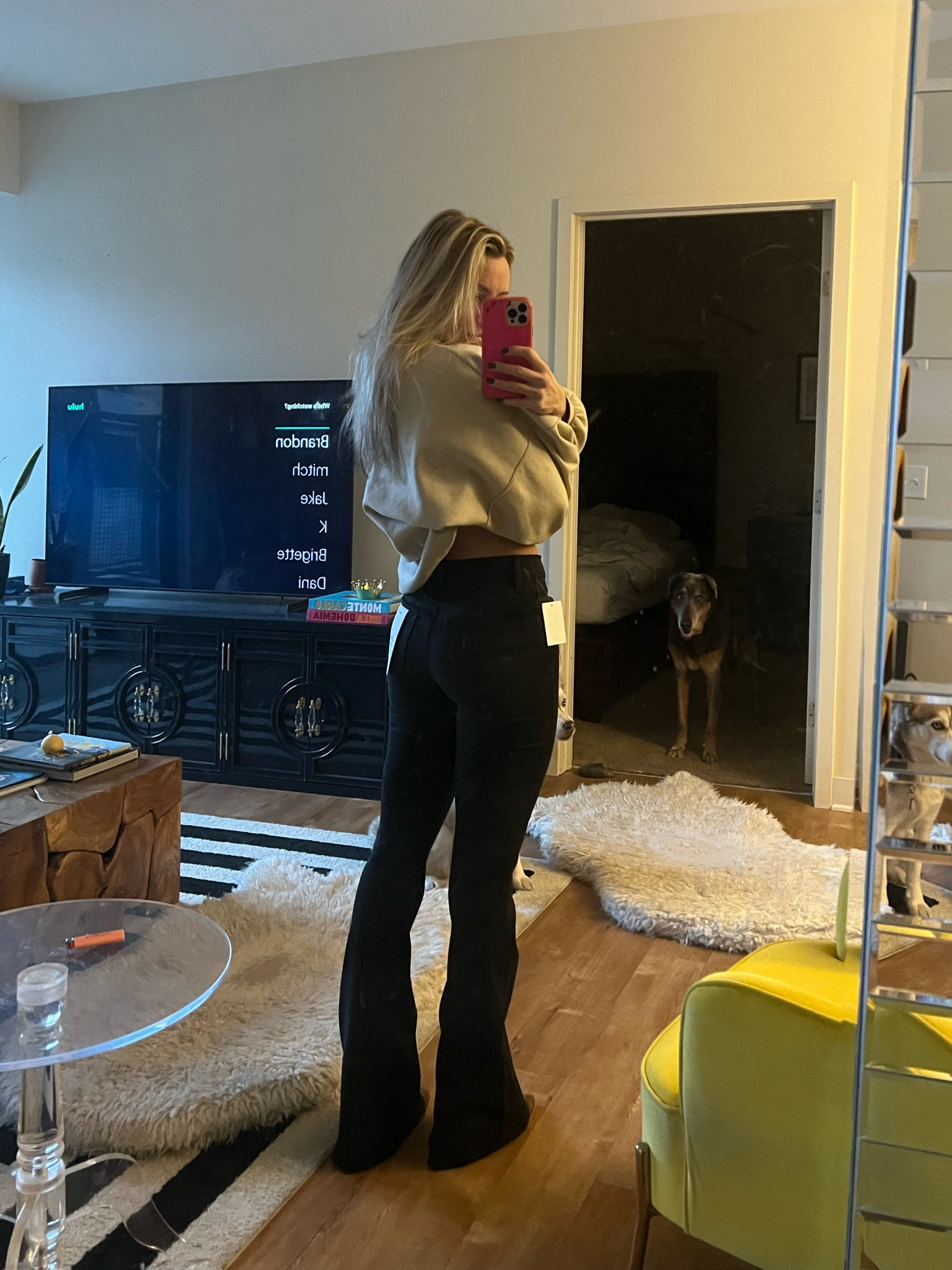 These stretchy flares create a silhouette. 

#LTKstyletip