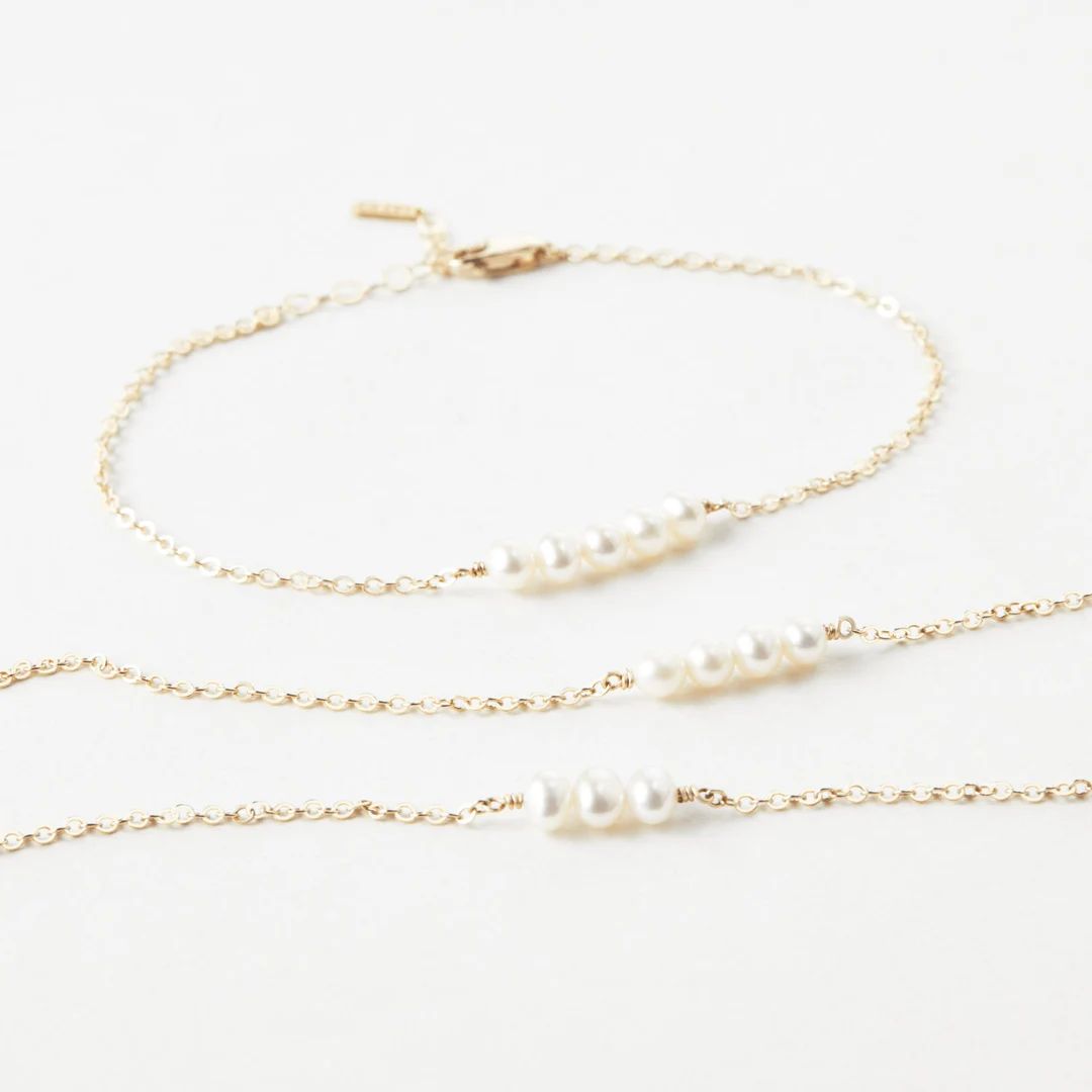 Custom Pearl Bracelet Choose up to 7 Pearls Dainty - Etsy | Etsy (US)