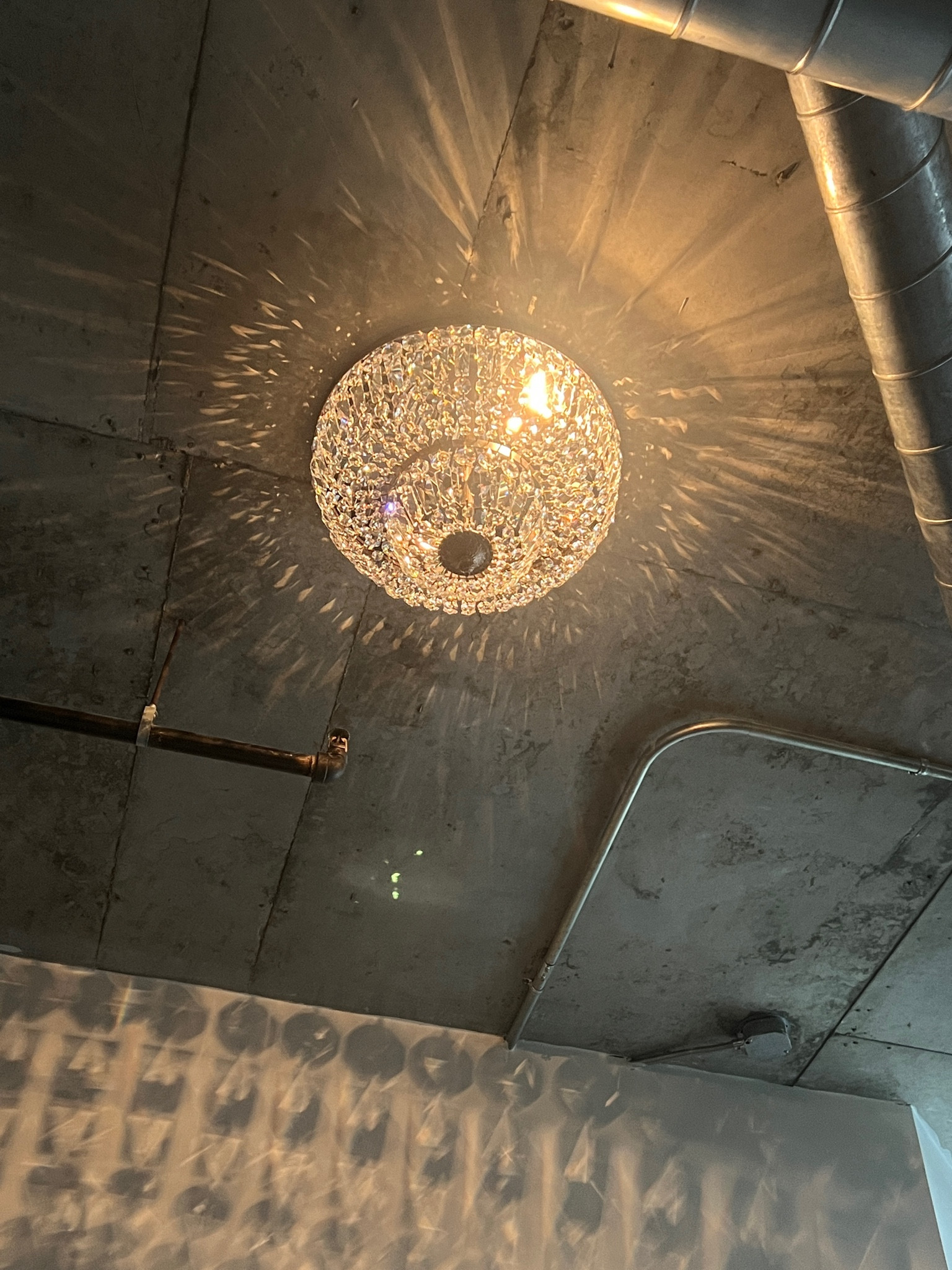 Truly obsessed with this chandelier! It is such a great price too! 

Lighting | chandeliers | crystal lighting 

#LTKHome #LTKU #LTKStyleTip