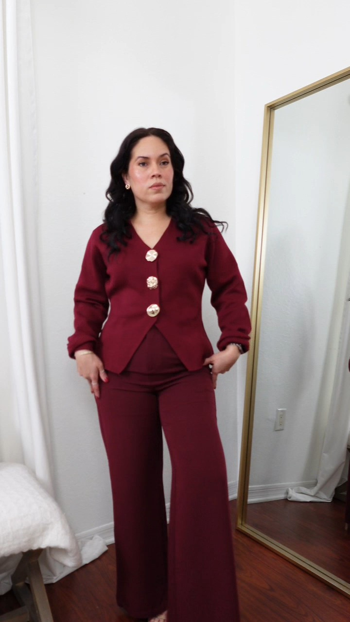 All burgundy party look✨️Burgundy top mPants m

#LTKHoliday #LTKPetite