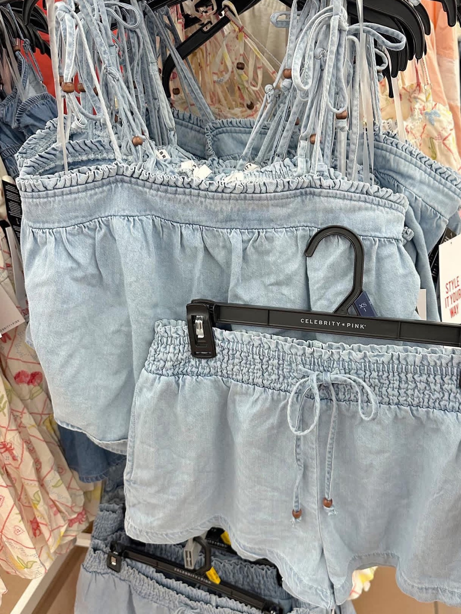 I walked in Walmart for toothpaste and walked out with a wishlist full of women’s clothes! Let’s give a round of applause for whoever is responsible for @walmart fashion buying 👏🏼

Comment “shop” for details 
https://liketk.it/68NZ0

#walmart #walmartfinds #walmartfind #walmartfashion #walmartstyle