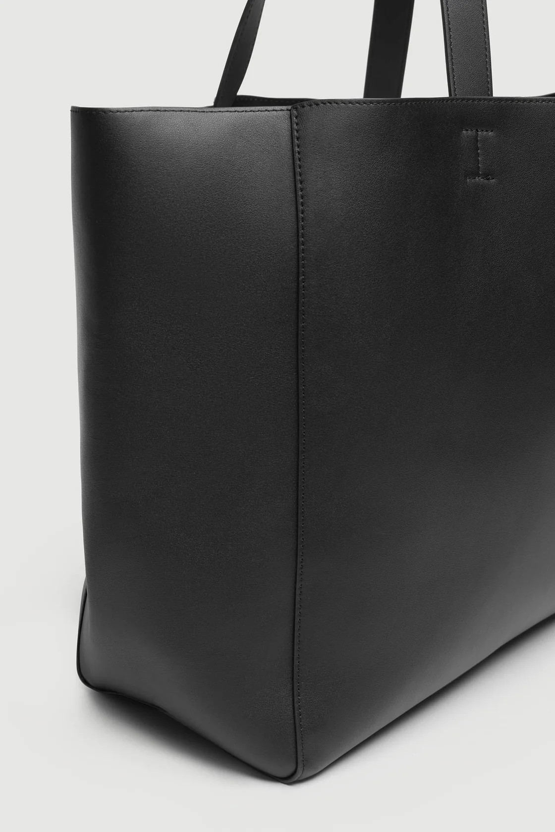 Marina Leather Tote | Assembly Label