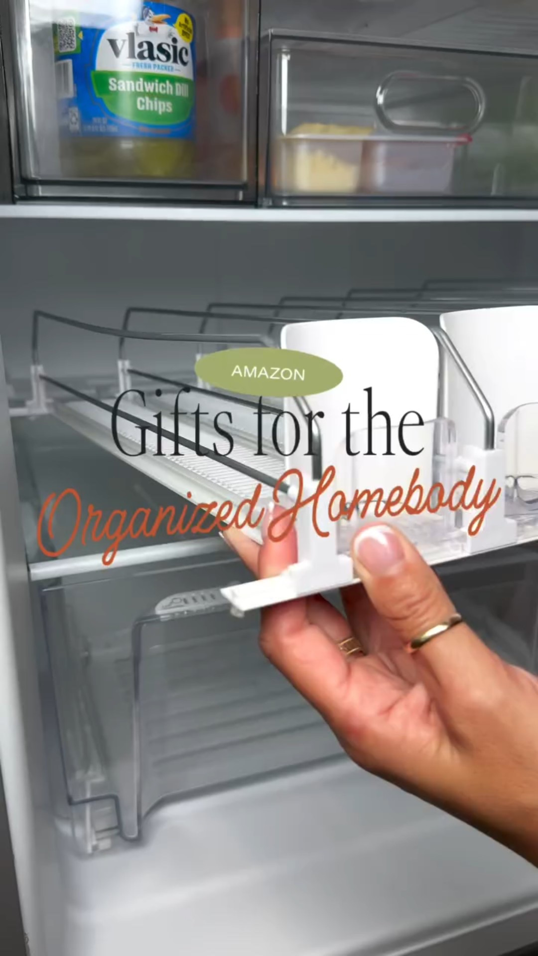 Drink Org🥤🧃🧋🎅🏻🎄🎁💎✨

If you or someone on your list loves to have a lot of drinks on hand… this is a must! Creates the easiest organizing system to store and auto restock your drinks. Keeps everything tidy and accessible!

Spring loaded to push the next drink to the front to eliminate having to reach to the back of the fridge for things. Not to mention it always looks tidy! ✨

#neatlyembellished #fridgeorganization #asmrrestock #organizingideas #alanipartner