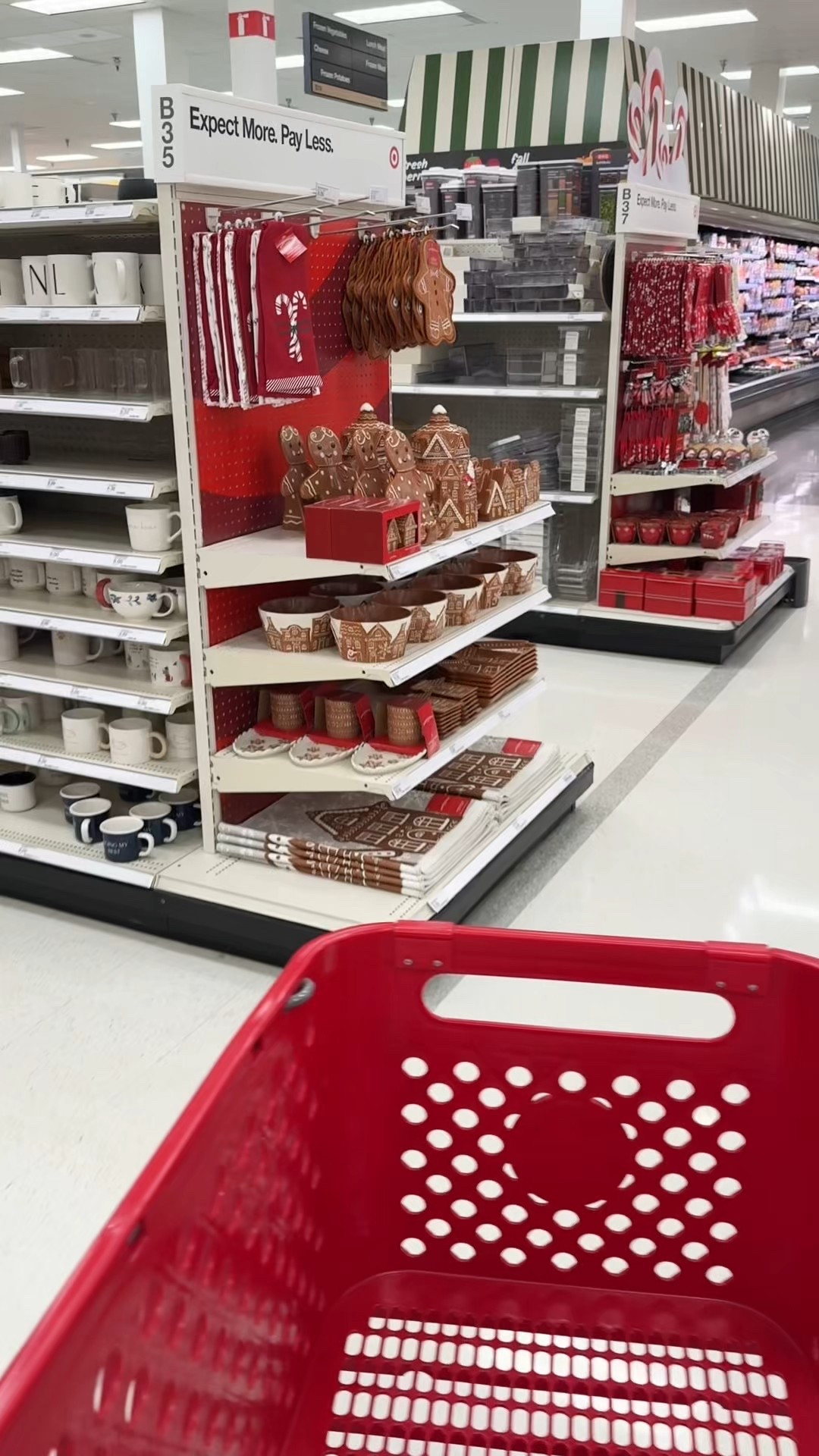 The cutest new gingerbread collection 😍

#LTKHoliday #LTKHome #LTKSeasonal