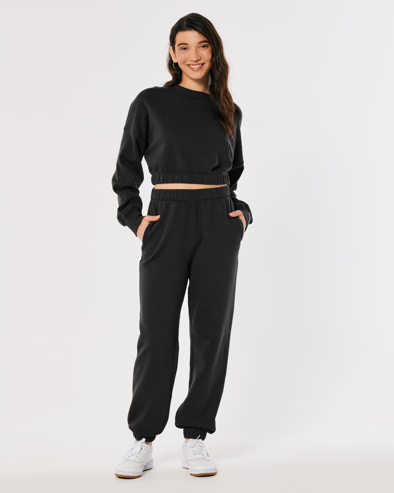 Women's Sweatshirt & Sweatpants Bundle | Women's Tops | HollisterCo.com | Hollister (US)