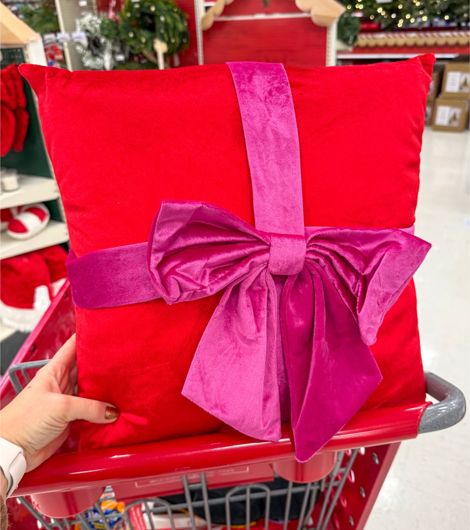 40% off Christmas decor at Target! Early Black Friday deal 

#LTKHoliday #LTKHome #LTKSaleAlert