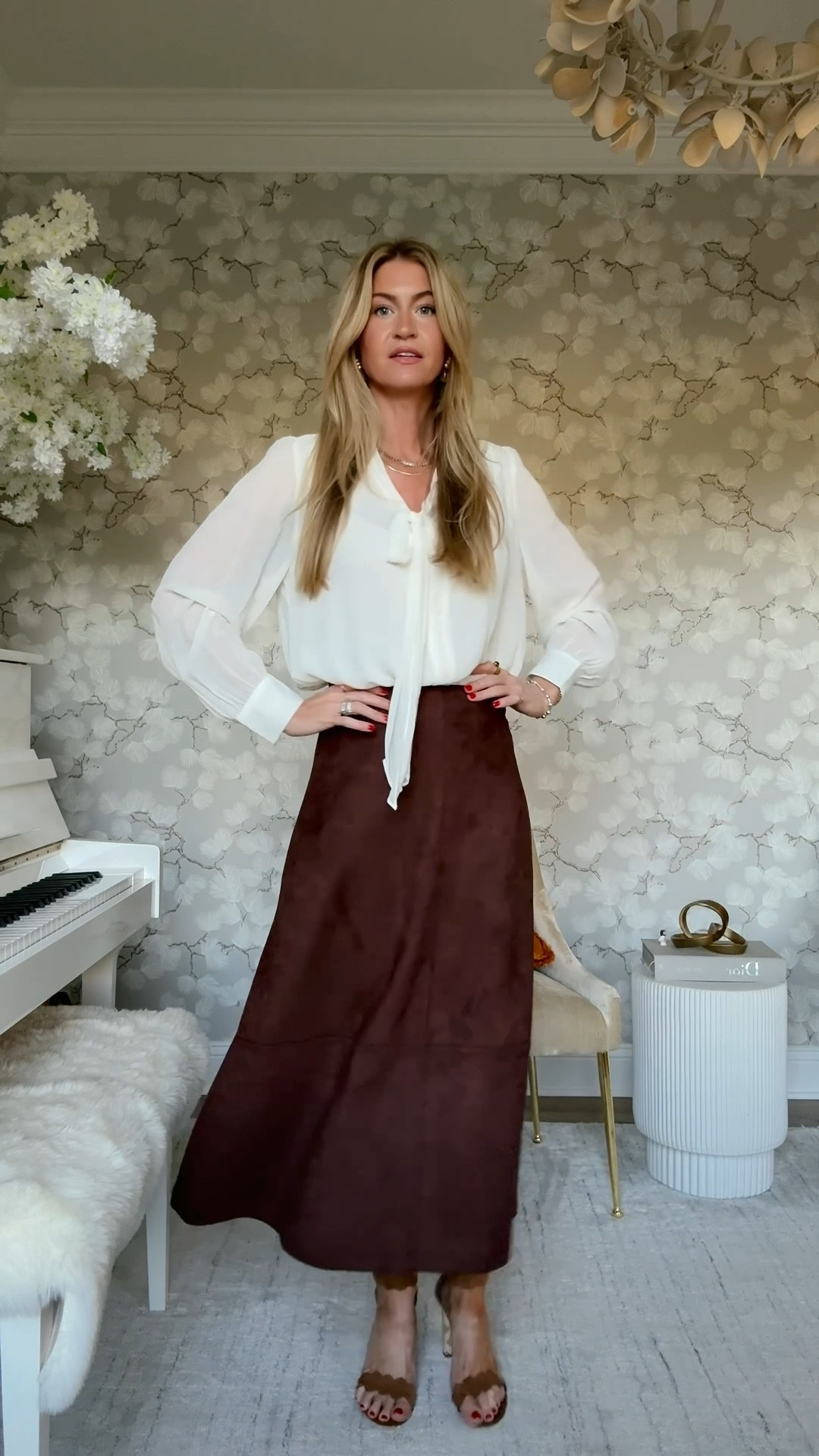 Chocolate brown suede a line skirt: runs TTS, wearing an XS
Cream bow tie blouse: runs TTS, Wearing a S

#LTKStyleTip #LTKSeasonal #LTKWorkwear