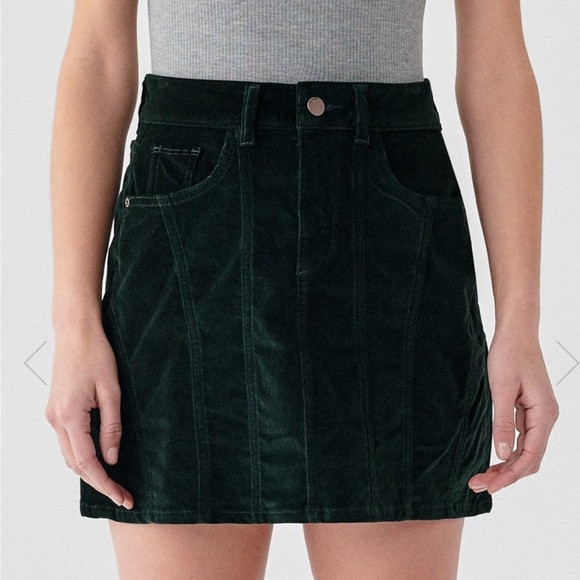 DL1961 Georgia Mini Skirt in Green Velvet, Size 24 | Poshmark