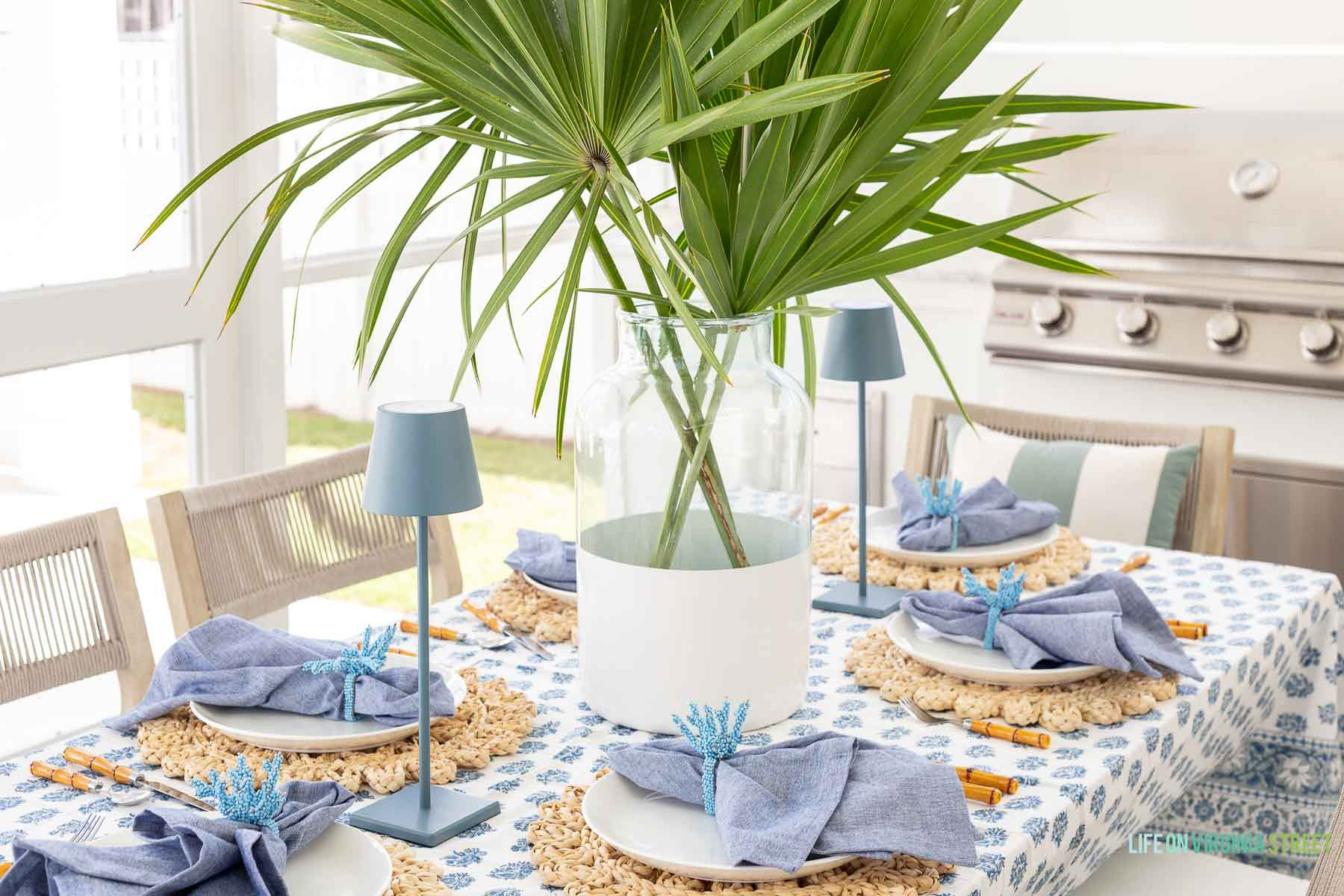 Outdoor patio dining 🙌🏻🙌🏻

#LTKSeasonal #LTKHome