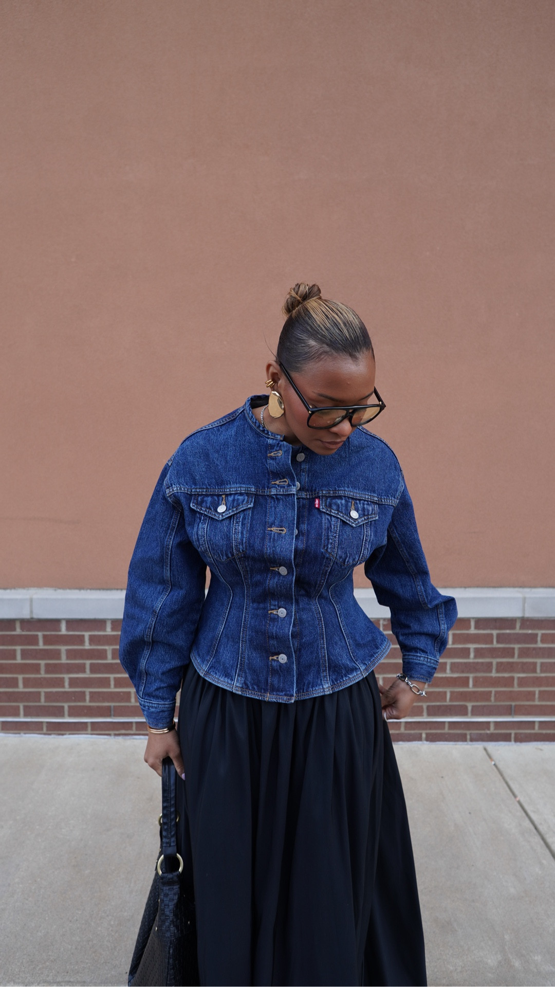 The silhouette on this denim structured jacket is literal perfection and currently 40% off! I am wearing a size Medium. 

#LTKFindsUnder100 #LTKSeasonal #LTKStyleTip