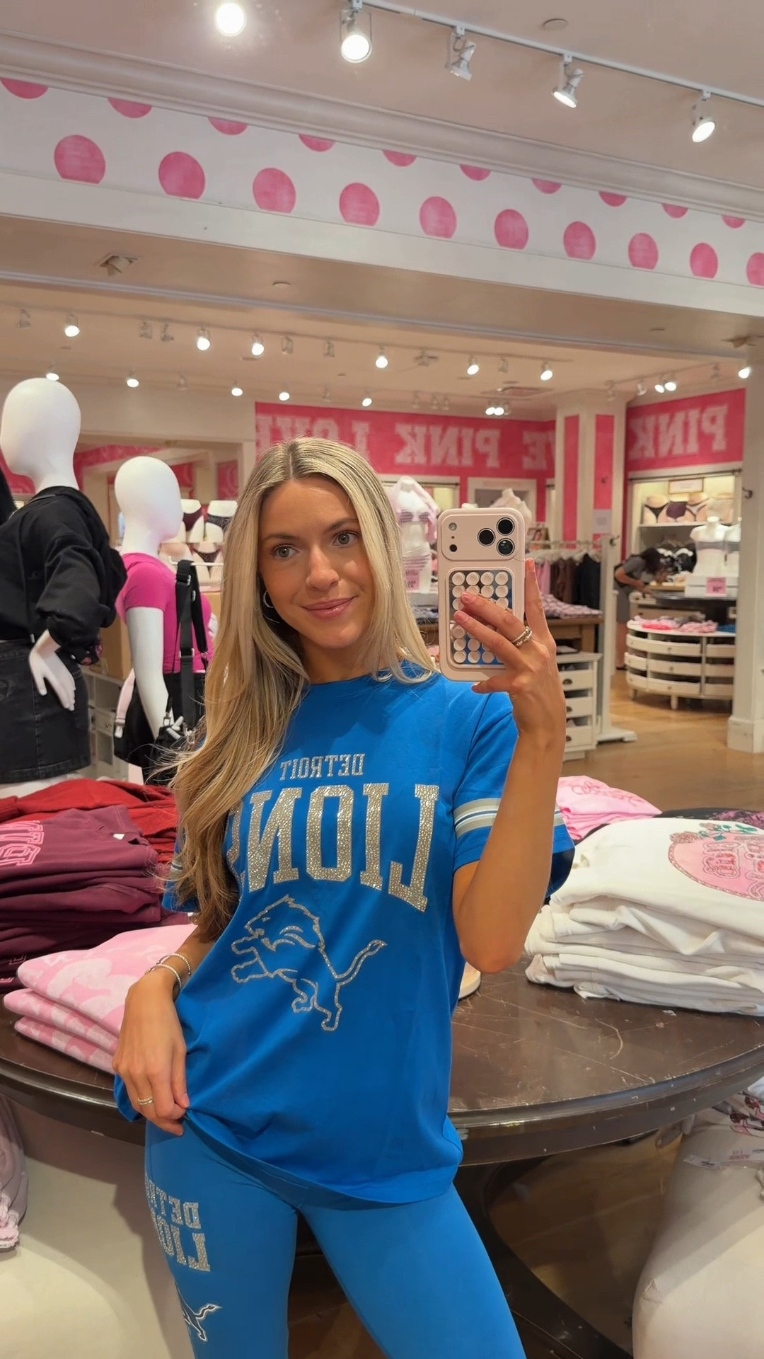 Victoria’s Secret PINK NFL Collection 🏈💙🎀 

VS PINK, VS PINK X NFL, Detroit Lions, Detroit Lions apparel, women’s nfl apparel, Detroit Lions women’s

#LTKootd