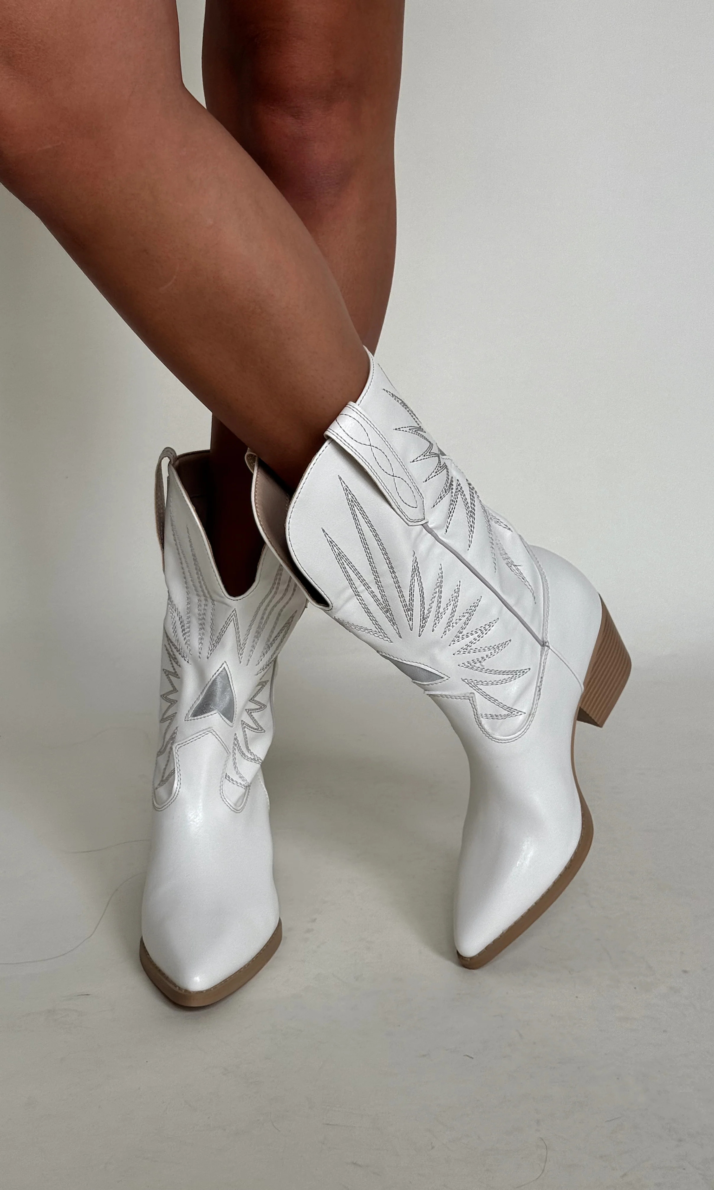 Stomping Ground Boot White / 9 | Calypso Boutique