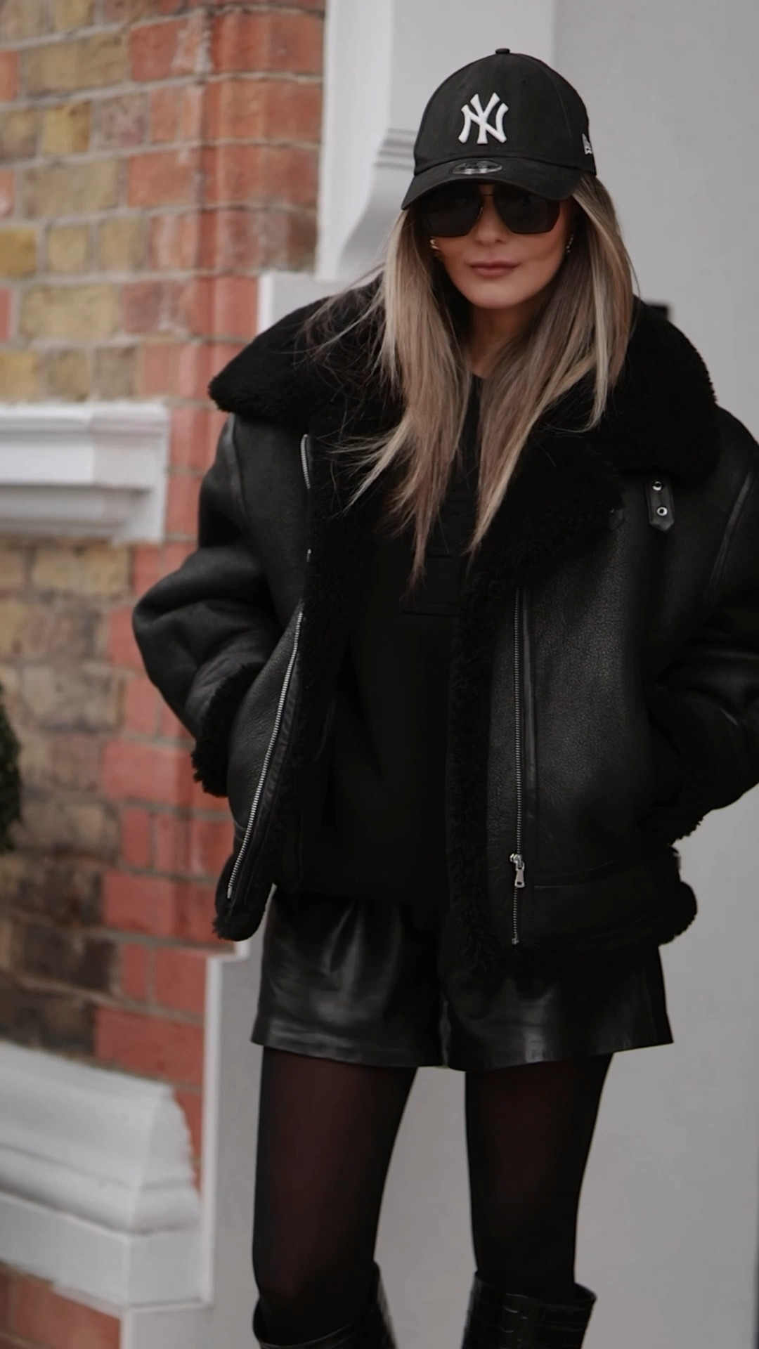 One of my favourite purchases this season 👌🏼
This shearling aviator has quickly become a go-to - the perfect shape, not too long, not too slim, not overwhelmingly oversized, just right. Easy, effortless and endlessly wearable.

Styled with my favourite boots from last year (still available 🙌🏼). I’ll be sharing all the details in Stories, or simply comment SHOP below and I’ll DM you the full outfit info.

Happy Sunday x