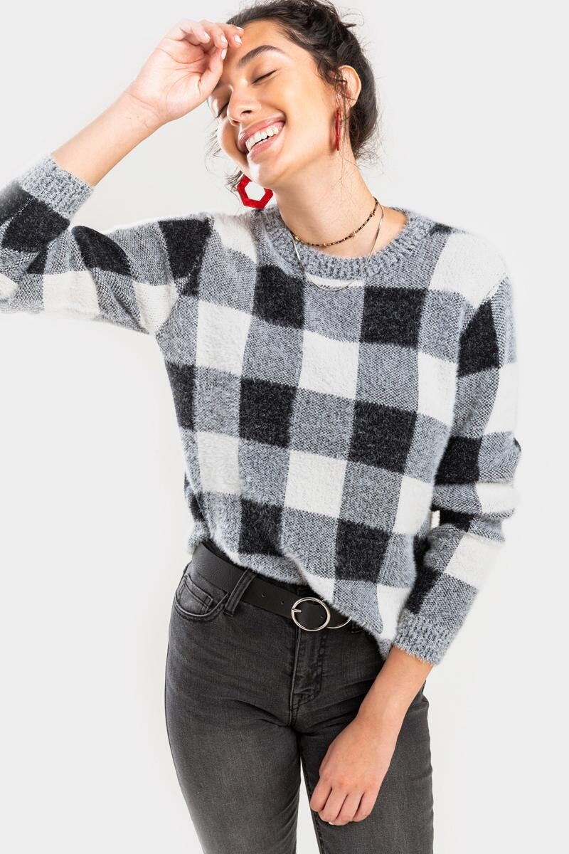 Shay Buffalo Plaid Sweater | Francesca’s Collections