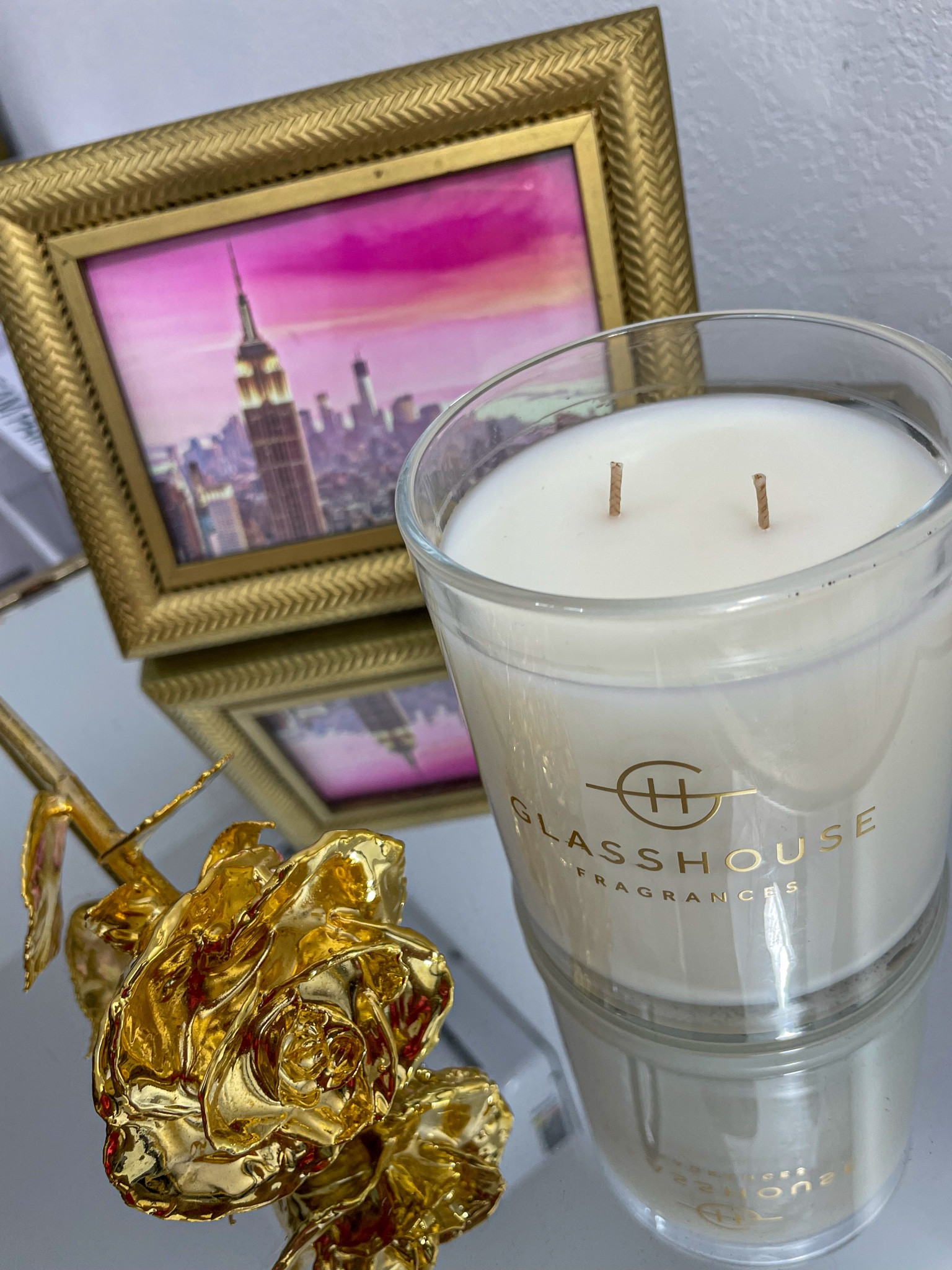 So this is how luxury candles smell like! I swear you don't even need to remove the glass lid to enjoy the fragrance but at the same time it has a very subtle smell. Very calming and relaxing fragrance.

#LTKHome