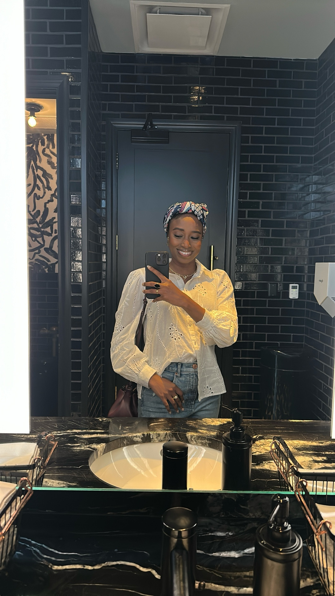 Get ready with me for a photoshoot 💁🏻‍♀️📸

Primer: @kvdbeauty 
Foundation: @hauslabs by @ladygaga 
Concealer: @lancomeofficial 
Setting Powder: @hudabeauty 
Contour Stick: @fentybeauty @badgalriri 
Blush: @patmcgrathreal 
Setting Spray: @charlottetilbury @onesize 
Mascara: @benefitcosmetics 
Eye Brow: @maccosmetics 
Lip Liner: @onesize 
Eye liner: Kajal
Lip Gloss: @buxomcosmetics @byamicole 
Brushes: sc @sephora @ecotools @realtechniques 

#nashvilleinfluencer #darkskinwomenmakeup #makeupforbeginners #makeupforblackwomen #melaninmakeupdaily #melaninmakeup #makeuplover

#LTKBeauty #LTKSaleAlert #LTKFindsUnder50