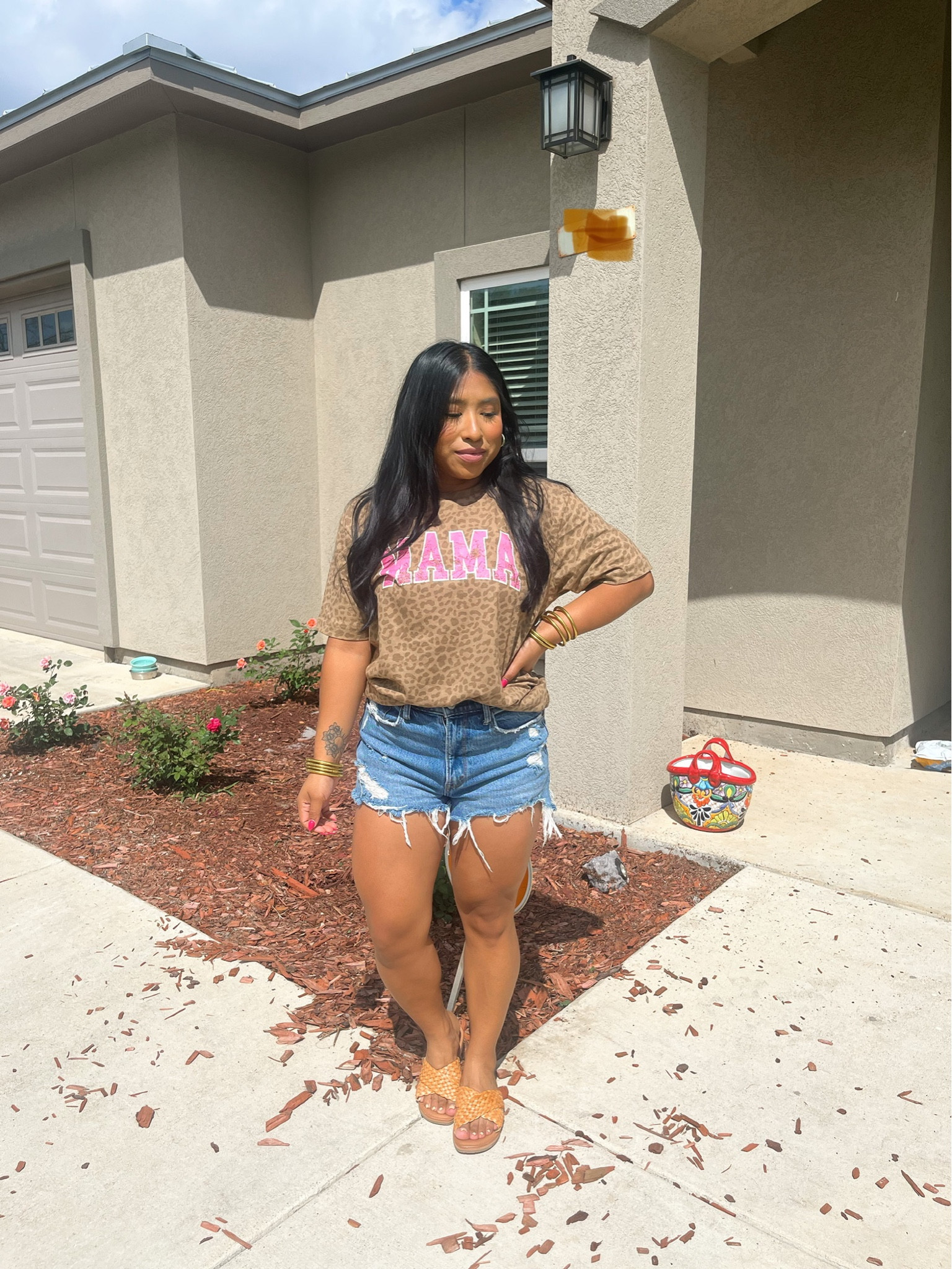 Shorts are a size 4 (27) “the mom short” high rise 

#LTKsalealert #LTKunder100 #LTKFind