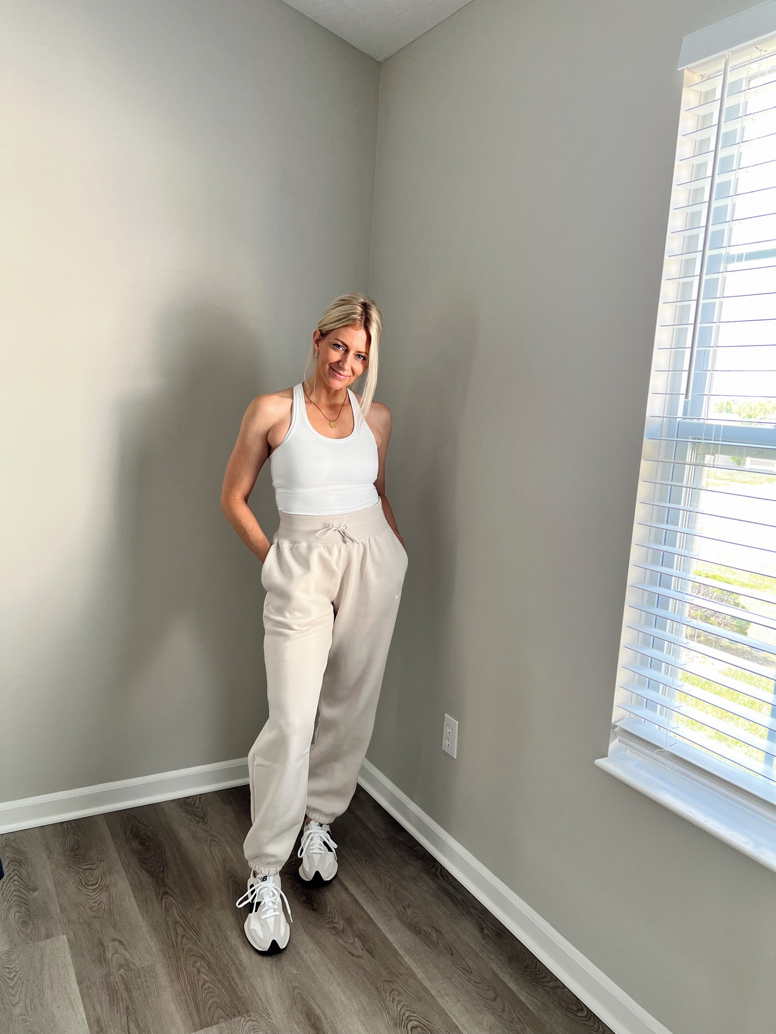 Oversized yet flattering because of the cute waistband. Love that they’re high waisted🙌🏼 

Summer to fall look
Nike
New balance 327 sneakers
Nulu lululemon tank
Electric picks 
Gold necklace 

#LTKfindsunder100 #LTKstyletip #LTKshoecrush